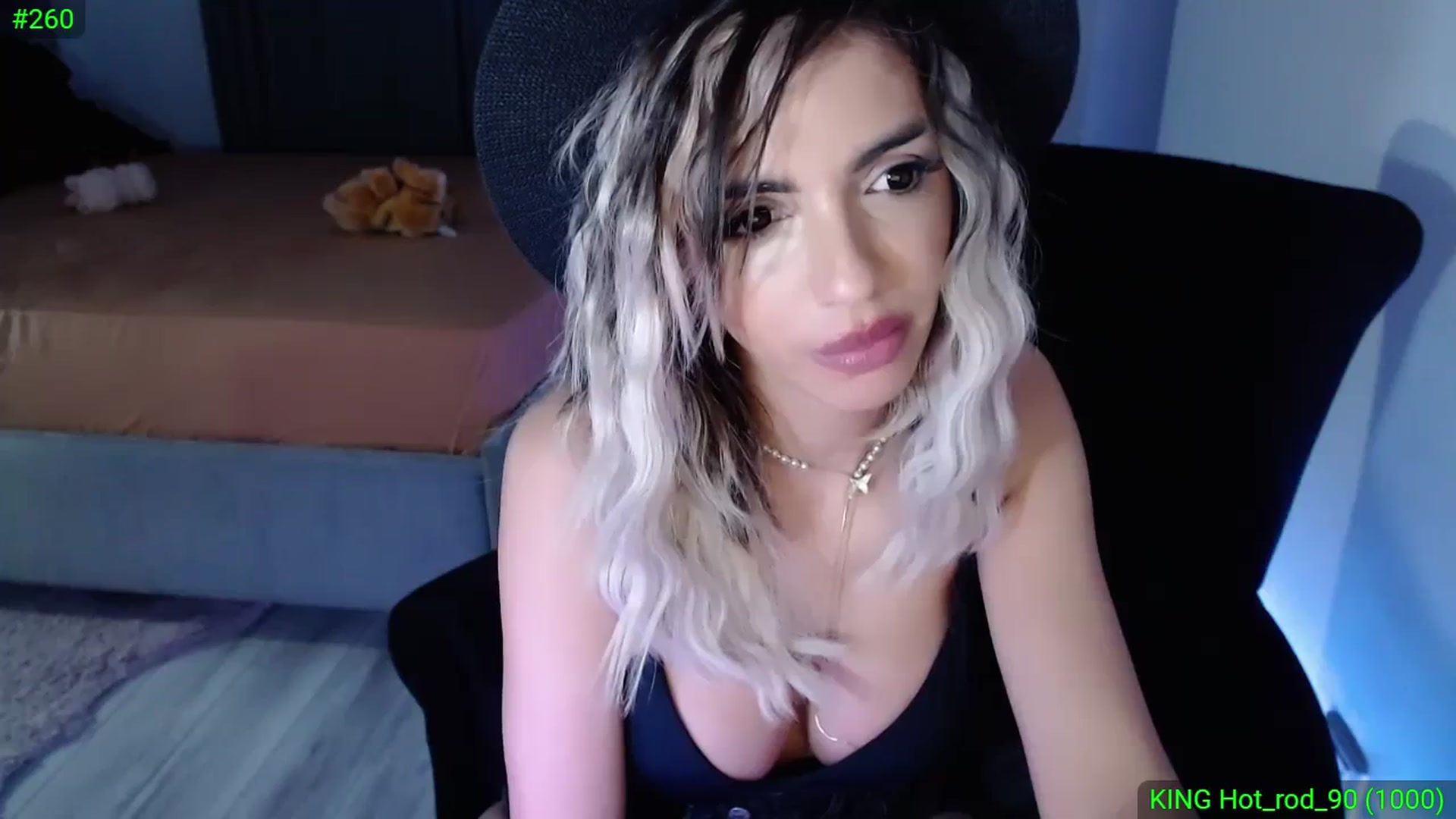 Gallery image thumbnail from Diamondblack5's myfreecams stream on, 11/18/2023, 04:05 image 16 of 20