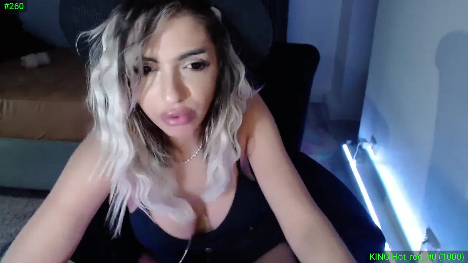 Gallery image thumbnail from Diamondblack5's myfreecams stream on, 11/18/2023, 04:05 image 8 of 20