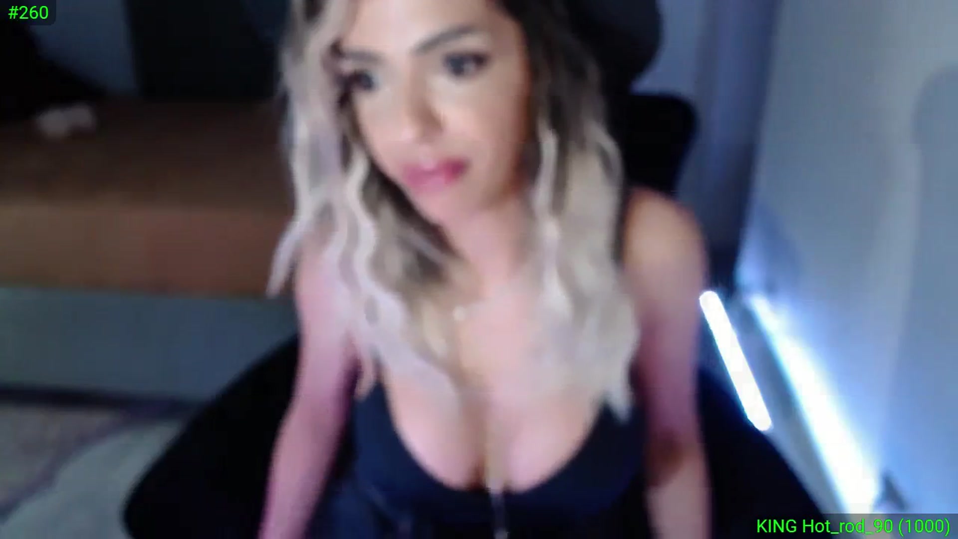 Gallery image thumbnail from Diamondblack5's myfreecams stream on, 11/18/2023, 04:05 image 9 of 20