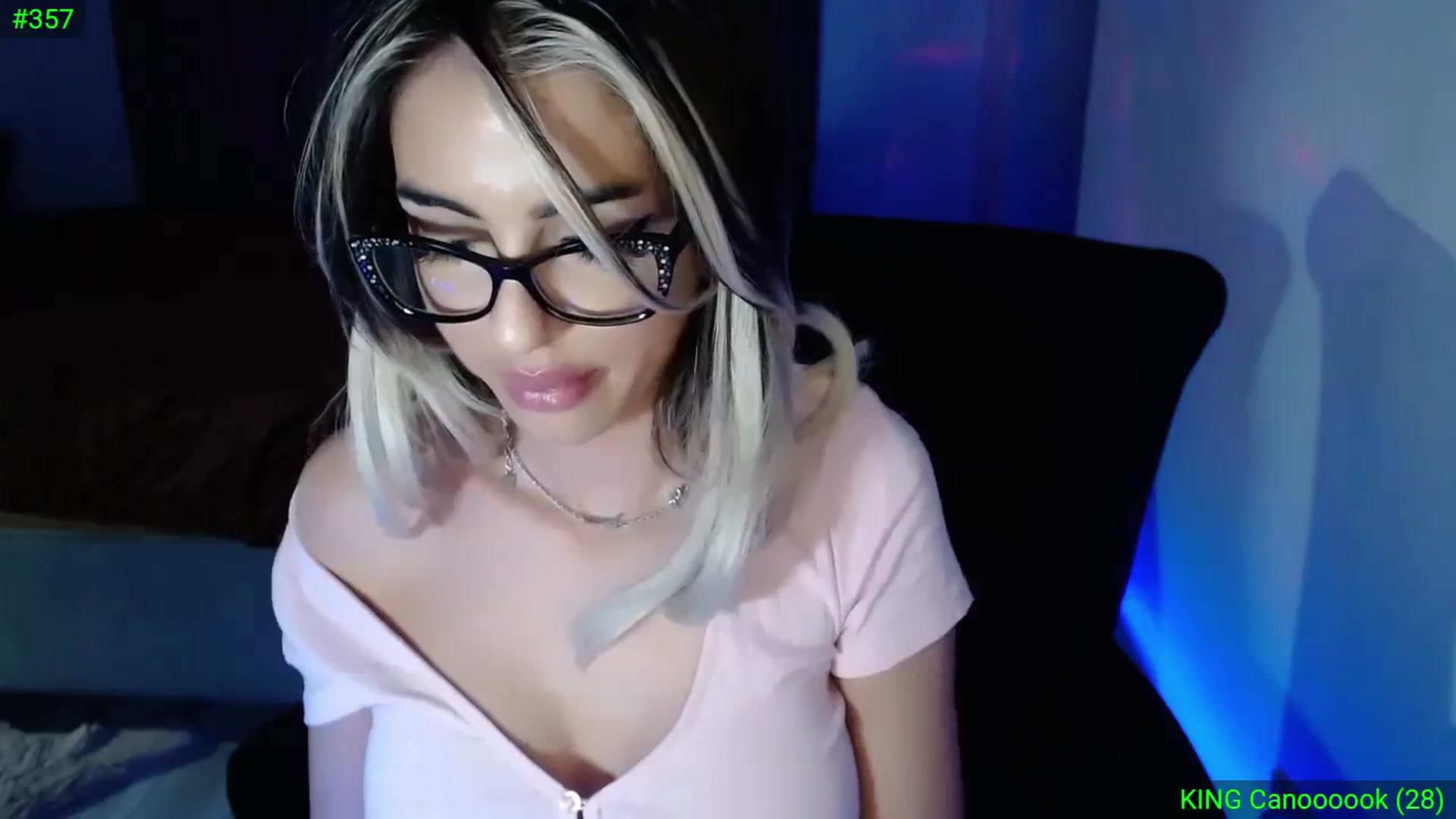 Gallery image thumbnail from Diamondblack5's myfreecams stream on, 11/24/2023, 23:54 image 3 of 20