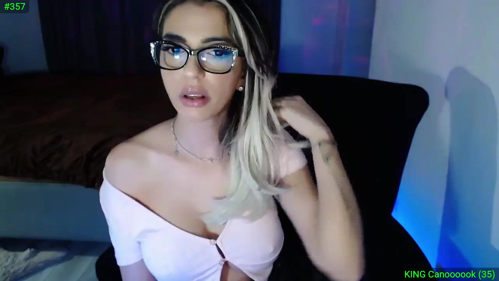 Gallery image thumbnail from Diamondblack5's myfreecams stream on, 11/24/2023, 23:54 image 18 of 20