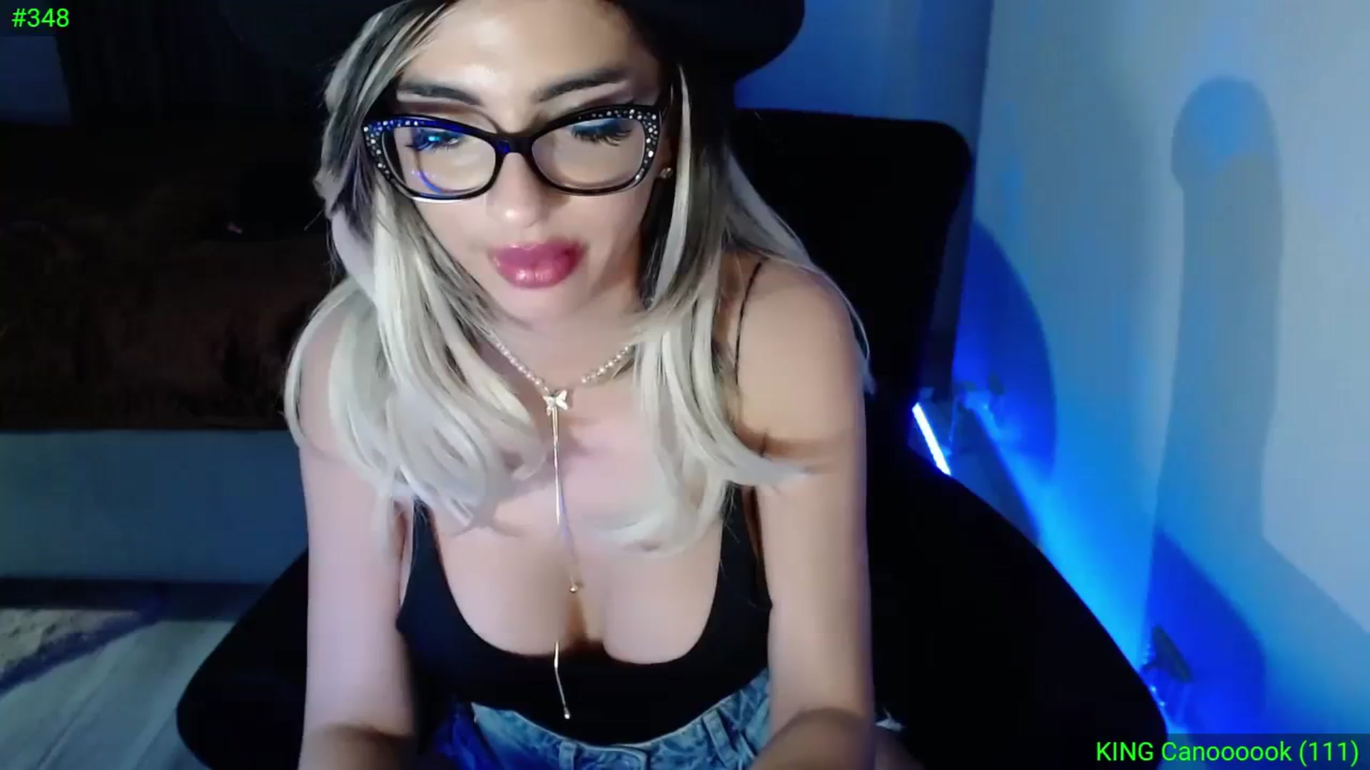 Gallery image thumbnail from Diamondblack5's myfreecams stream on, 11/26/2023, 02:27 image 1 of 20