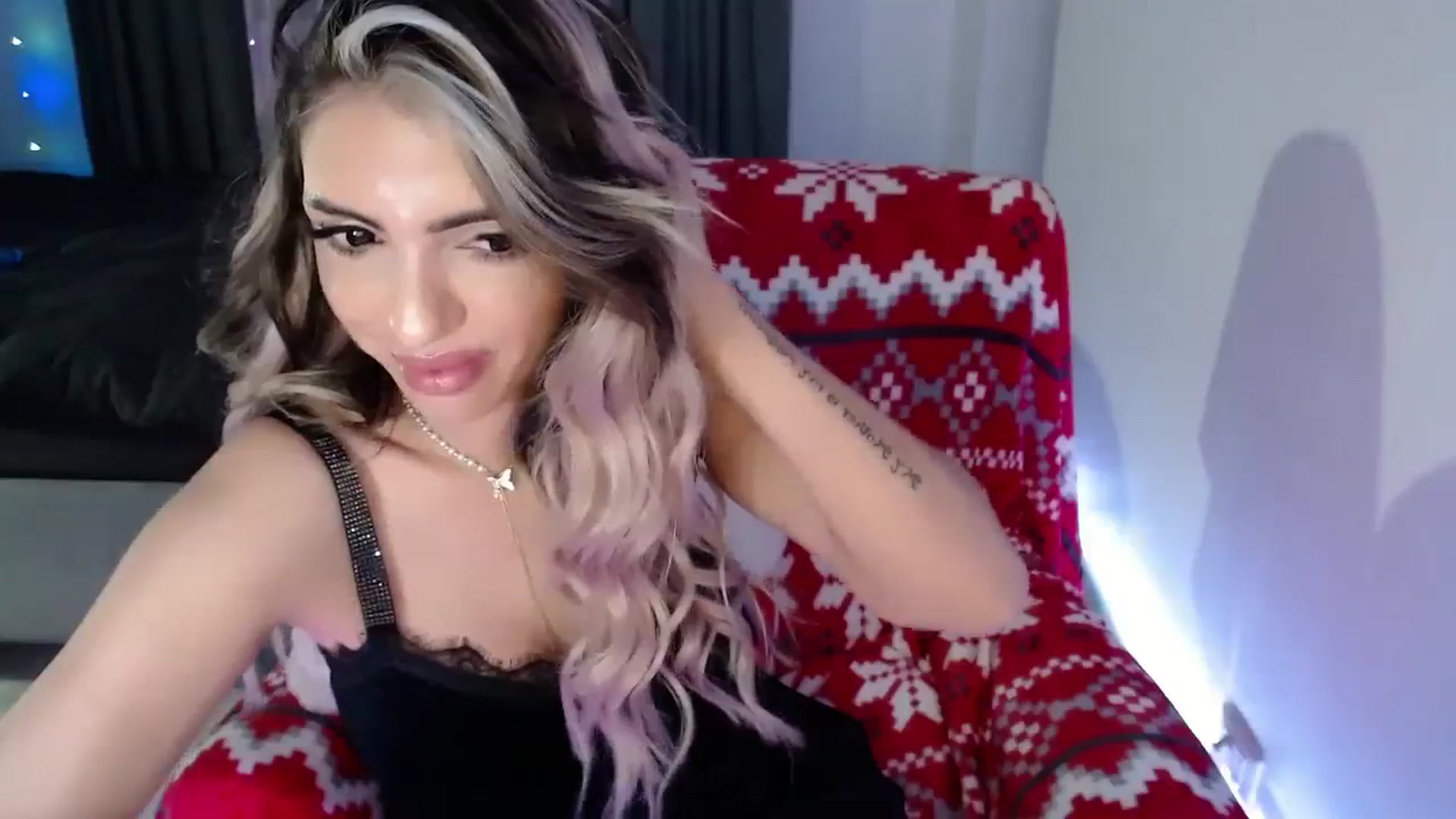 Gallery image thumbnail from Diamondblack5's myfreecams stream on, 12/13/2023, 23:38 image 10 of 20