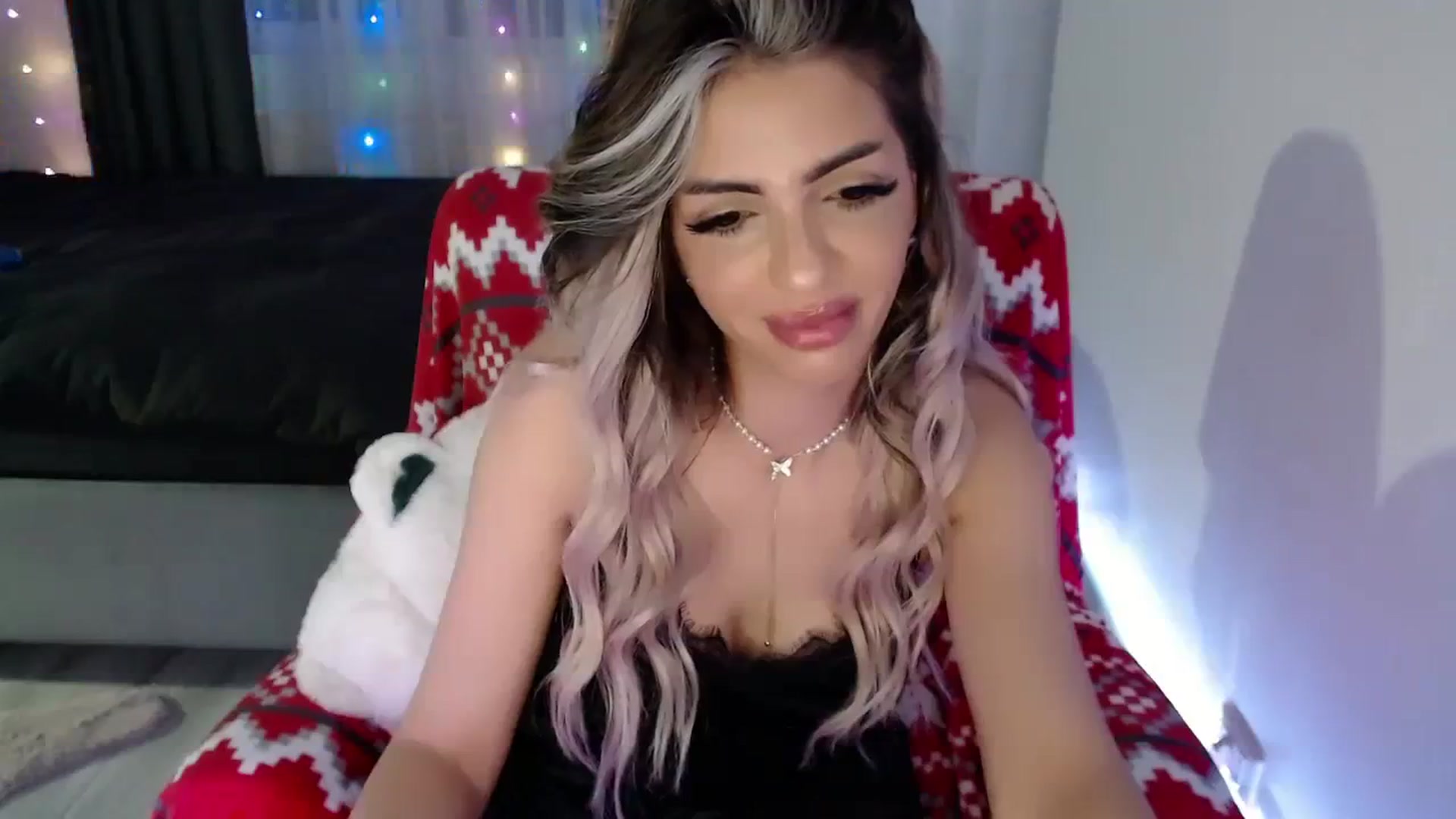 Gallery image thumbnail from Diamondblack5's myfreecams stream on, 12/13/2023, 23:38 image 19 of 20