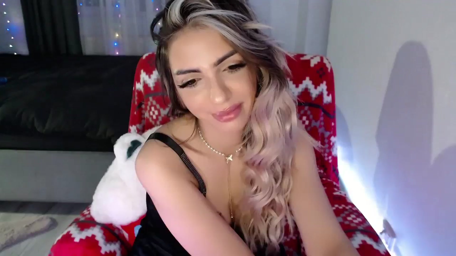 Gallery image thumbnail from Diamondblack5's myfreecams stream on, 12/13/2023, 23:38 image 14 of 20
