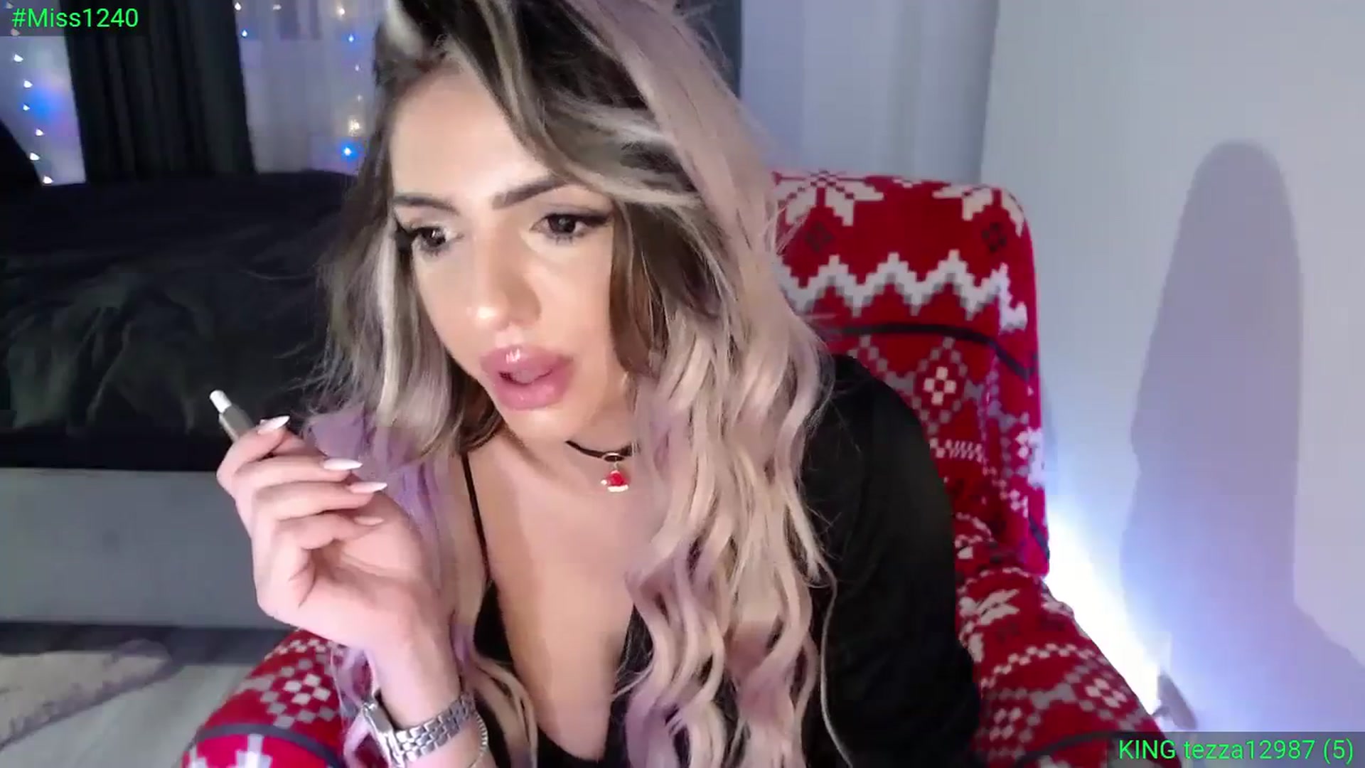 Gallery image thumbnail from Diamondblack5's myfreecams stream on, 12/15/2023, 24:00 image 16 of 20
