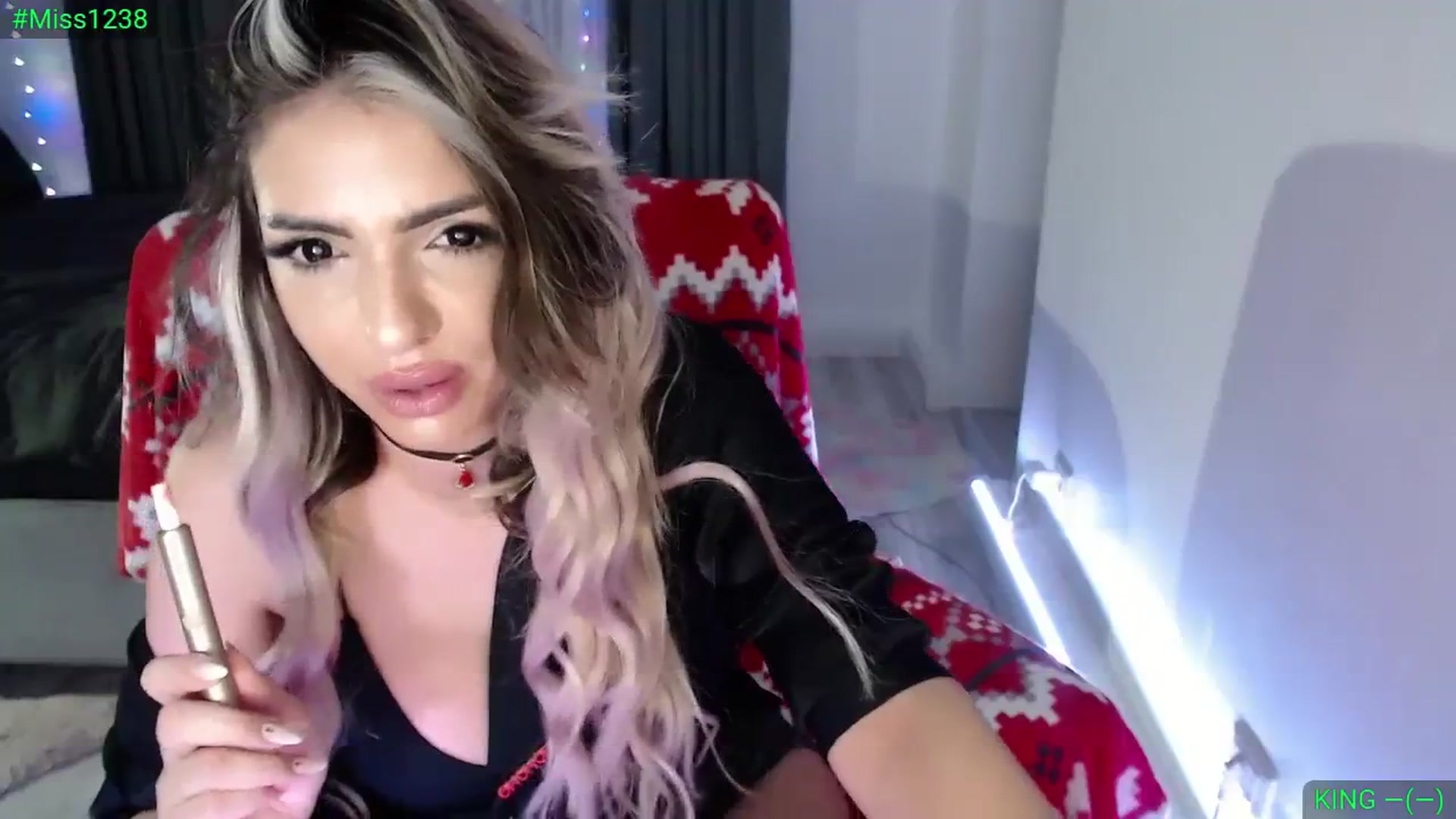 Gallery image thumbnail from Diamondblack5's myfreecams stream on, 12/15/2023, 24:00 image 5 of 20