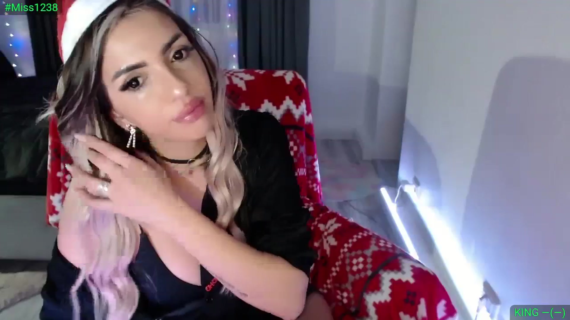 Gallery image thumbnail from Diamondblack5's myfreecams stream on, 12/15/2023, 24:00 image 2 of 20