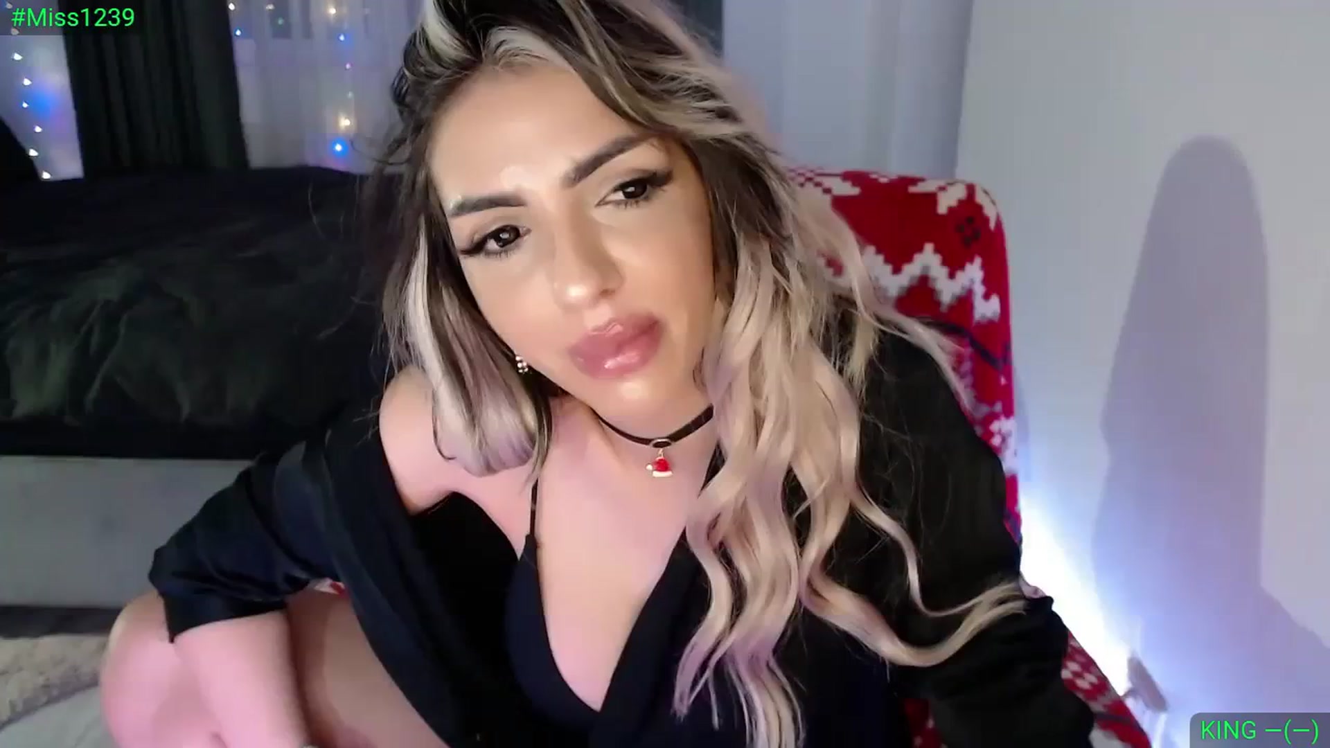 Gallery image thumbnail from Diamondblack5's myfreecams stream on, 12/15/2023, 24:00 image 10 of 20
