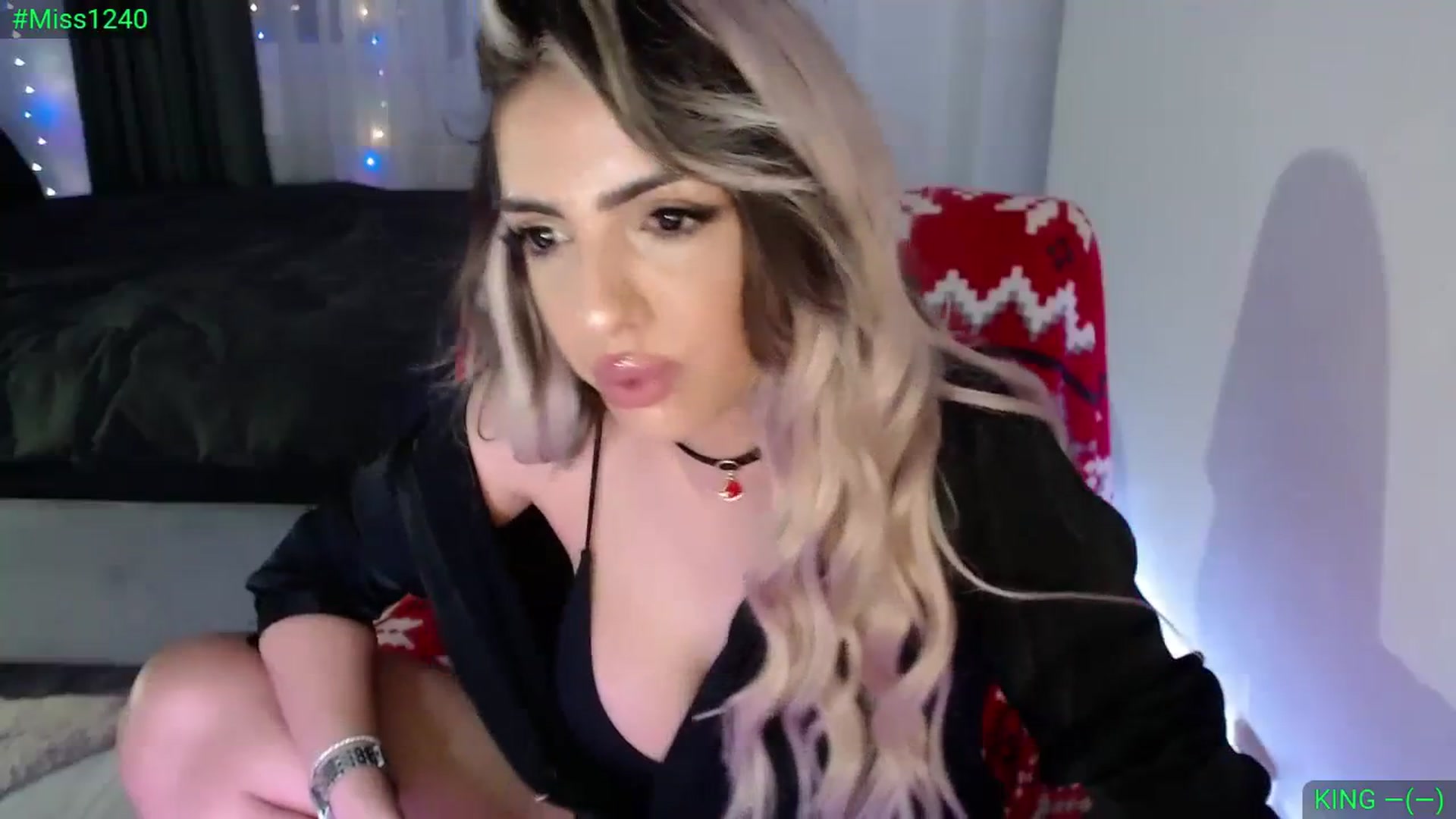 Gallery image thumbnail from Diamondblack5's myfreecams stream on, 12/15/2023, 24:00 image 14 of 20