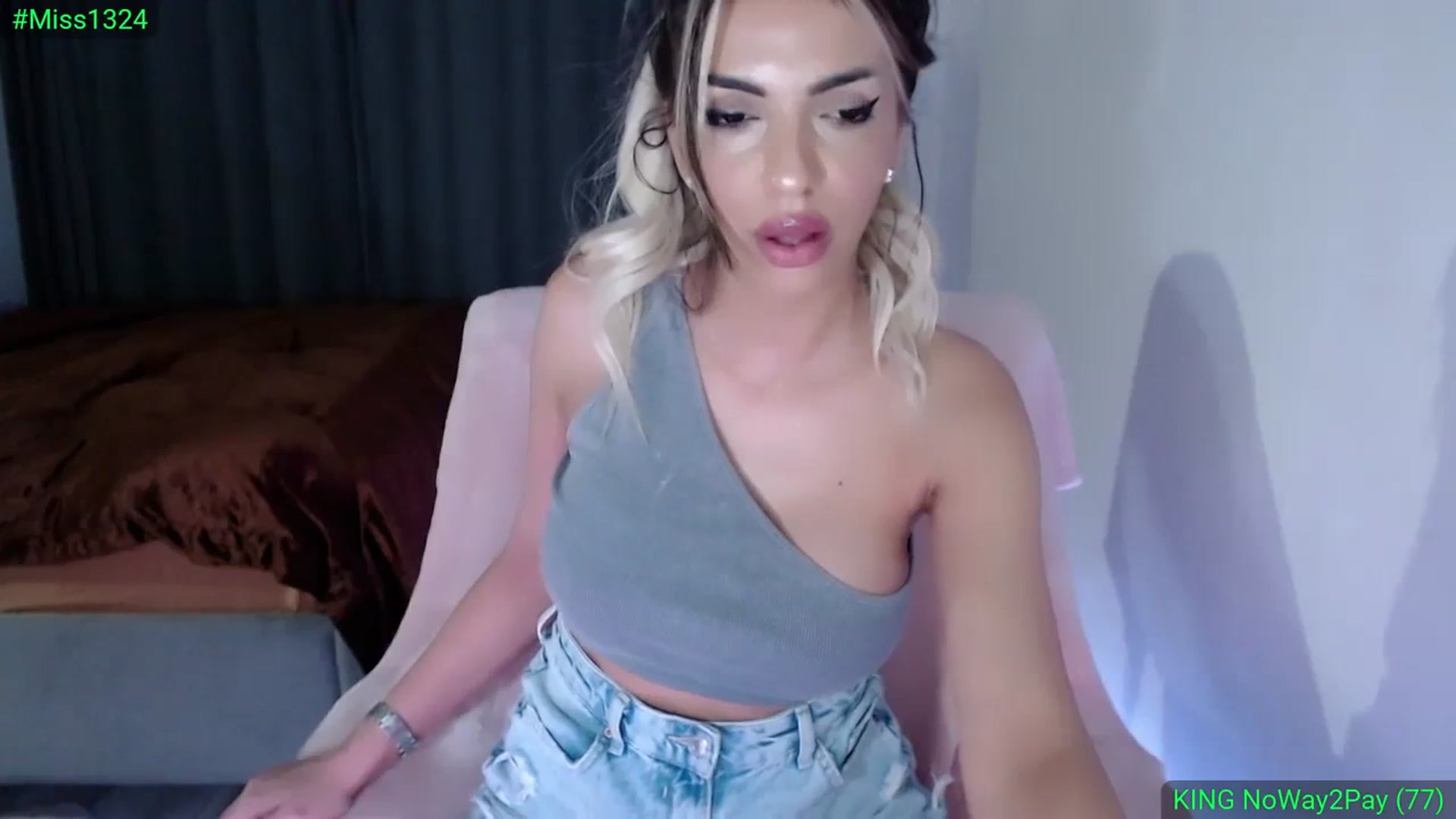 Gallery image thumbnail from Diamondblack5's myfreecams stream on, 02/18/2024, 01:59 image 11 of 20