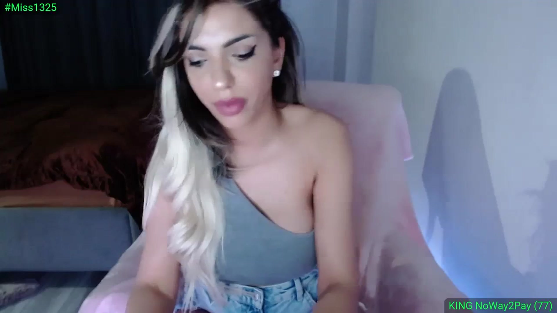 Gallery image thumbnail from Diamondblack5's myfreecams stream on, 02/18/2024, 01:59 image 15 of 20