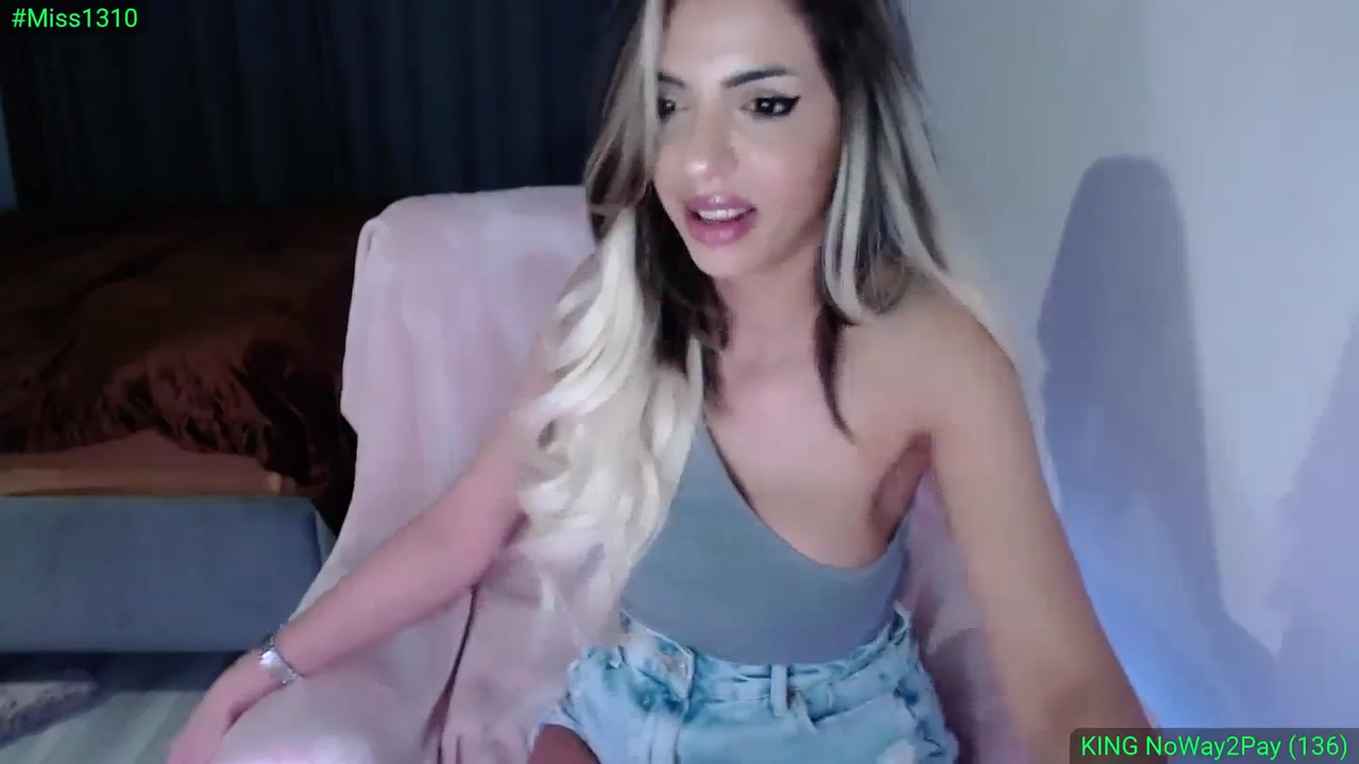 Gallery image thumbnail from Diamondblack5's myfreecams stream on, 02/18/2024, 03:45 image 14 of 20