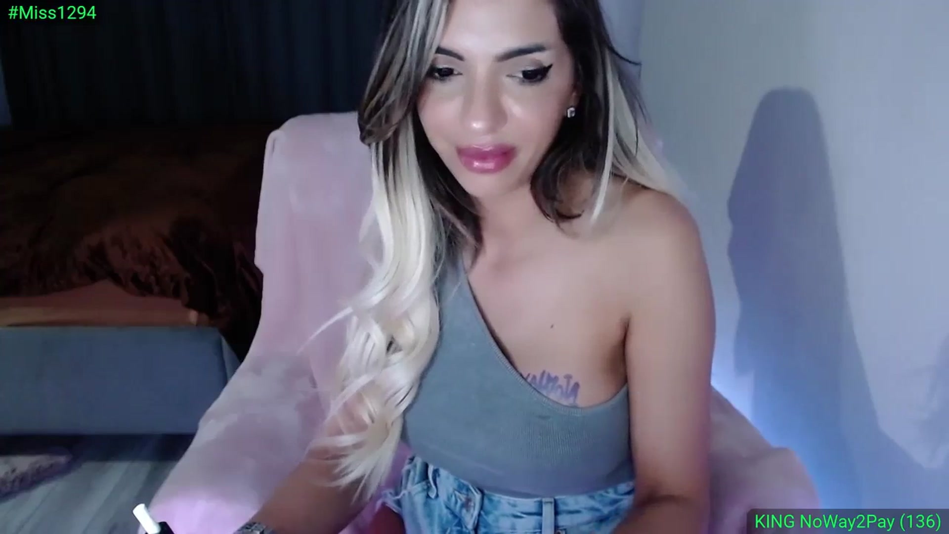 Gallery image thumbnail from Diamondblack5's myfreecams stream on, 02/18/2024, 04:08 image 4 of 20