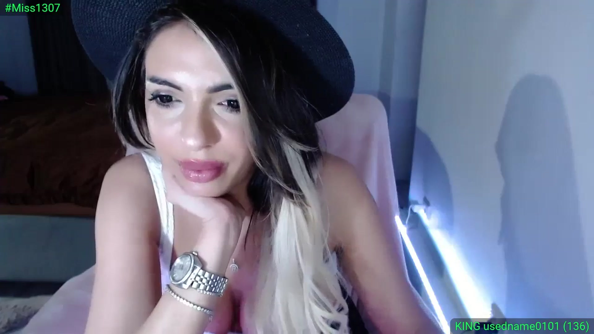 Gallery image thumbnail from Diamondblack5's myfreecams stream on, 02/19/2024, 03:26 image 14 of 20