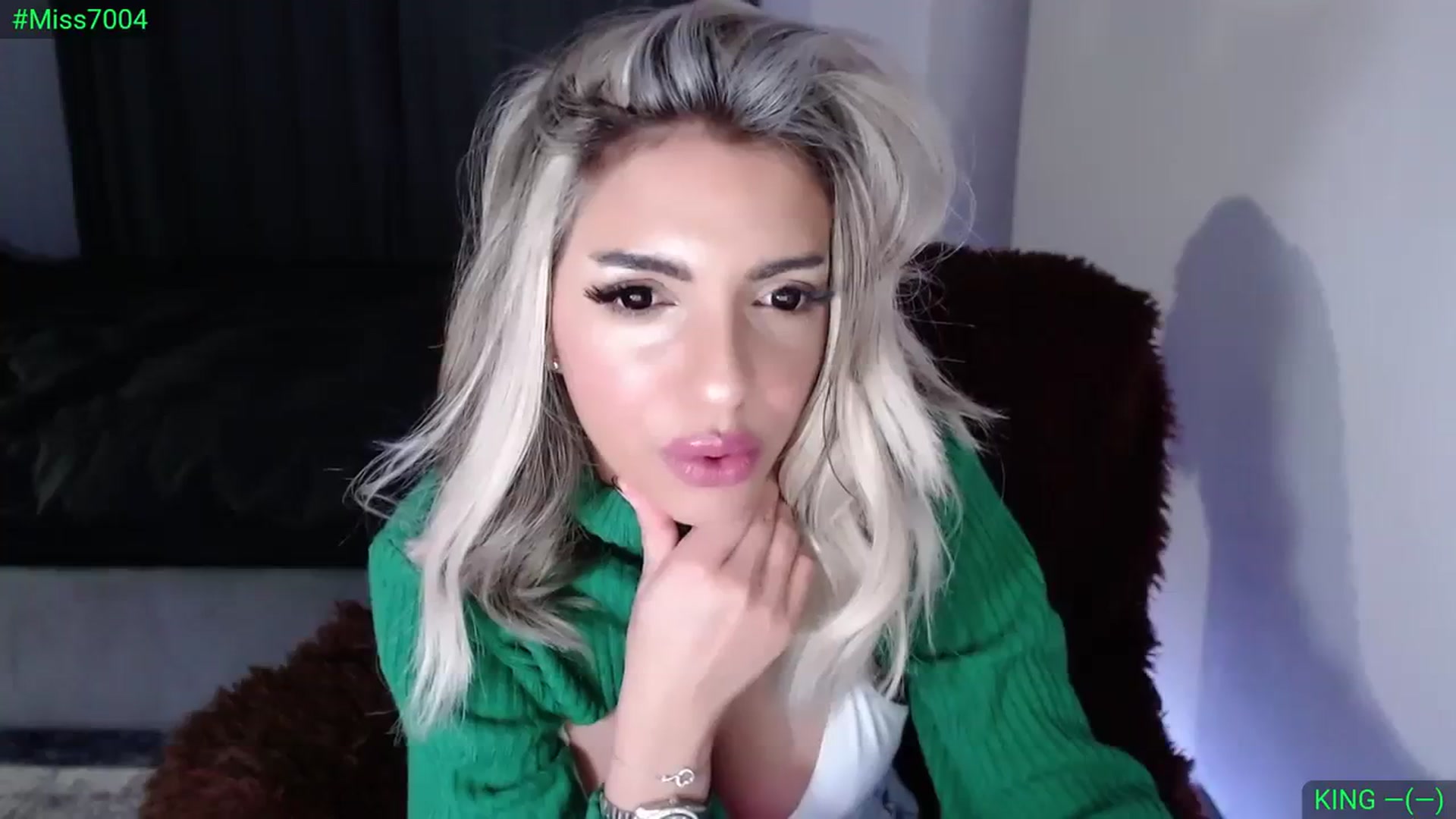 Gallery image thumbnail from Diamondblack5's myfreecams stream on, 03/18/2024, 24:00 image 16 of 20