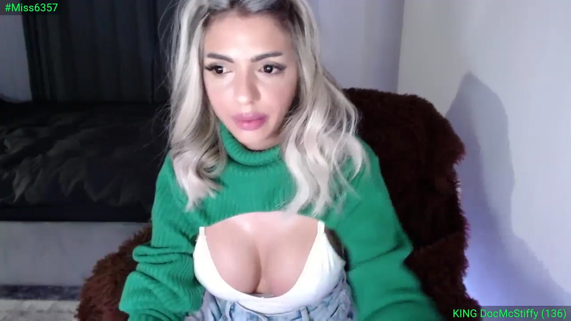 Gallery image thumbnail from Diamondblack5's myfreecams stream on, 03/18/2024, 01:07 image 15 of 20