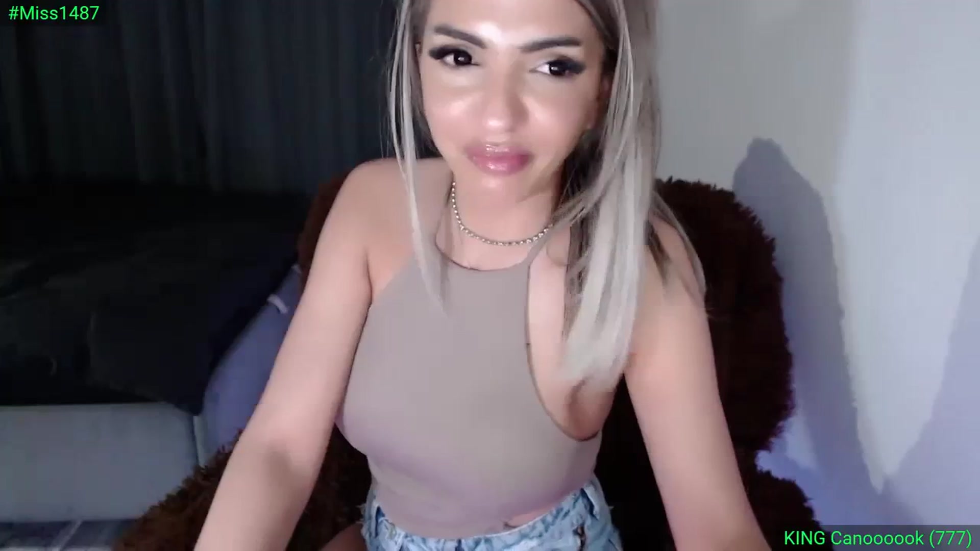 Gallery image thumbnail from Diamondblack5's myfreecams stream on, 03/24/2024, 04:45 image 6 of 20