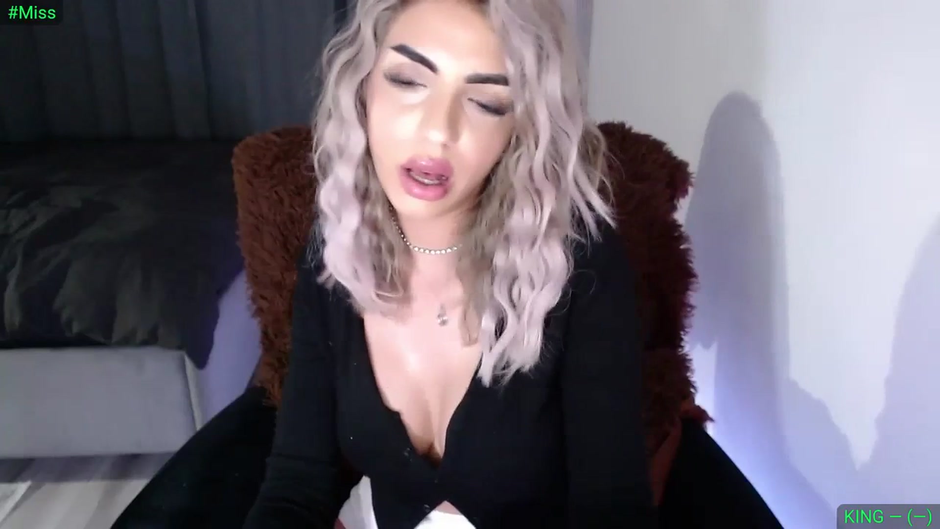 Gallery image thumbnail from Diamondblack5's myfreecams stream on, 04/01/2024, 23:38 image 3 of 20