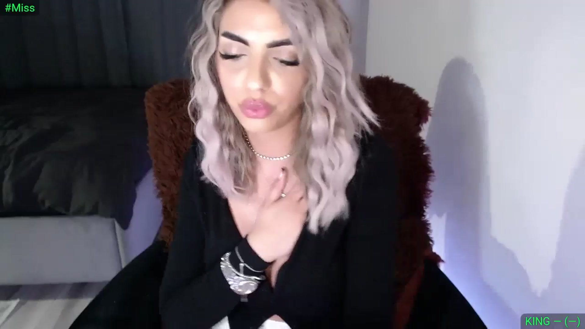 Gallery image thumbnail from Diamondblack5's myfreecams stream on, 04/01/2024, 23:38 image 2 of 20