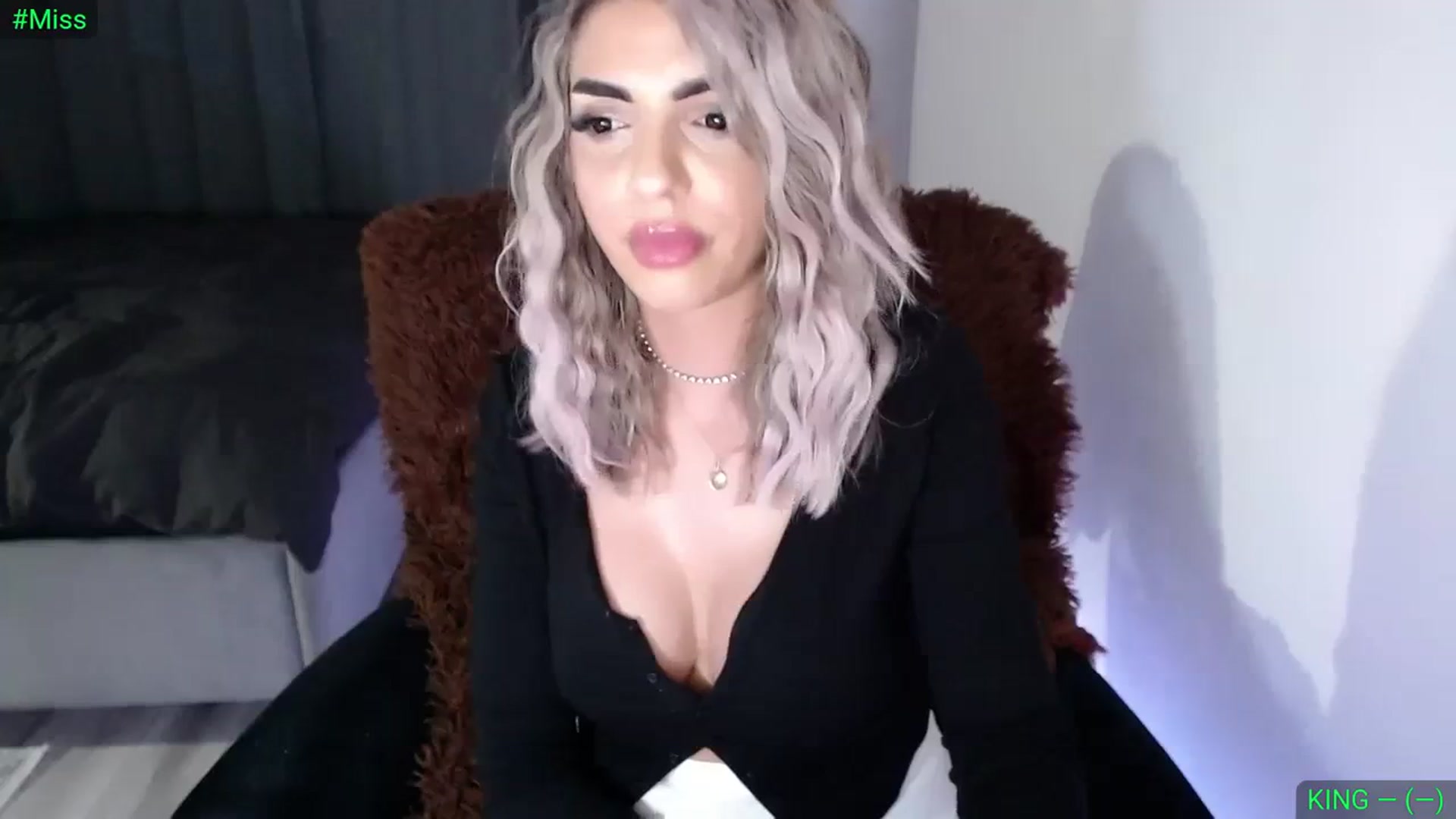 Gallery image thumbnail from Diamondblack5's myfreecams stream on, 04/01/2024, 23:38 image 4 of 20