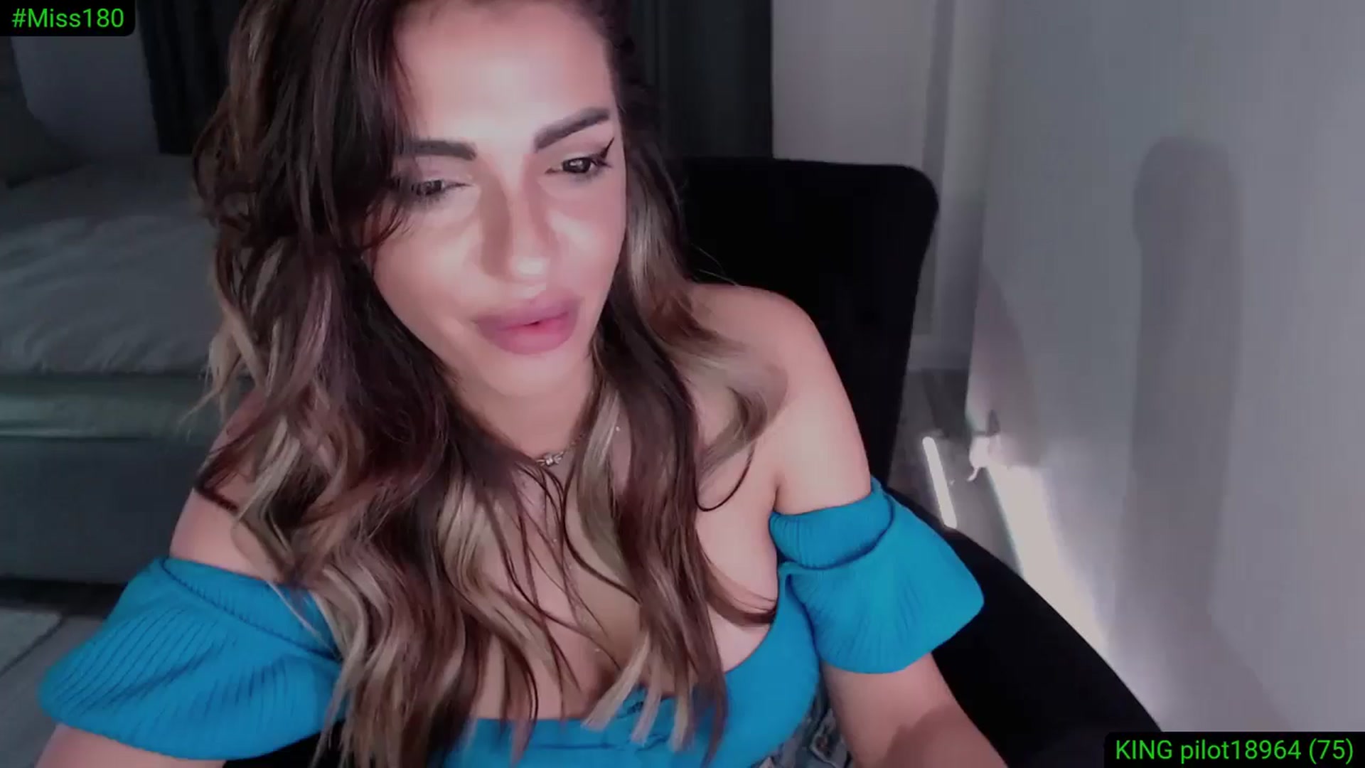 Gallery image thumbnail from Diamondblack5's myfreecams stream on, 05/15/2025, 04:04 image 15 of 20