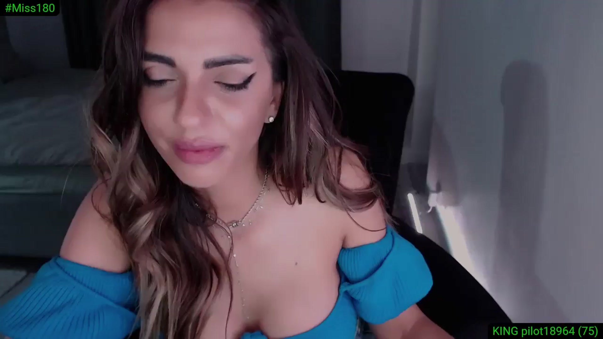Gallery image thumbnail from Diamondblack5's myfreecams stream on, 05/15/2025, 04:04 image 11 of 20