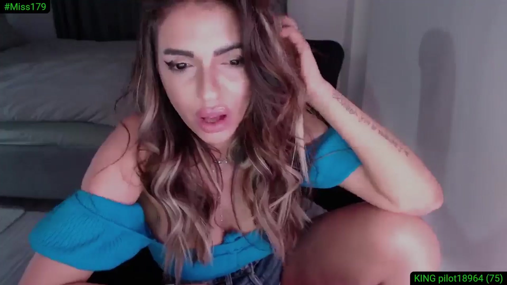 Gallery image thumbnail from Diamondblack5's myfreecams stream on, 05/15/2025, 04:04 image 6 of 20