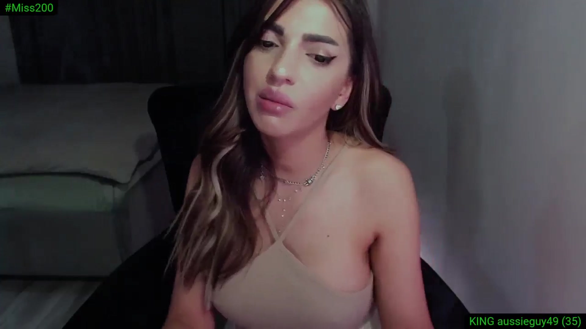 Gallery image thumbnail from Diamondblack5's myfreecams stream on, 05/16/2025, 01:06 image 17 of 20