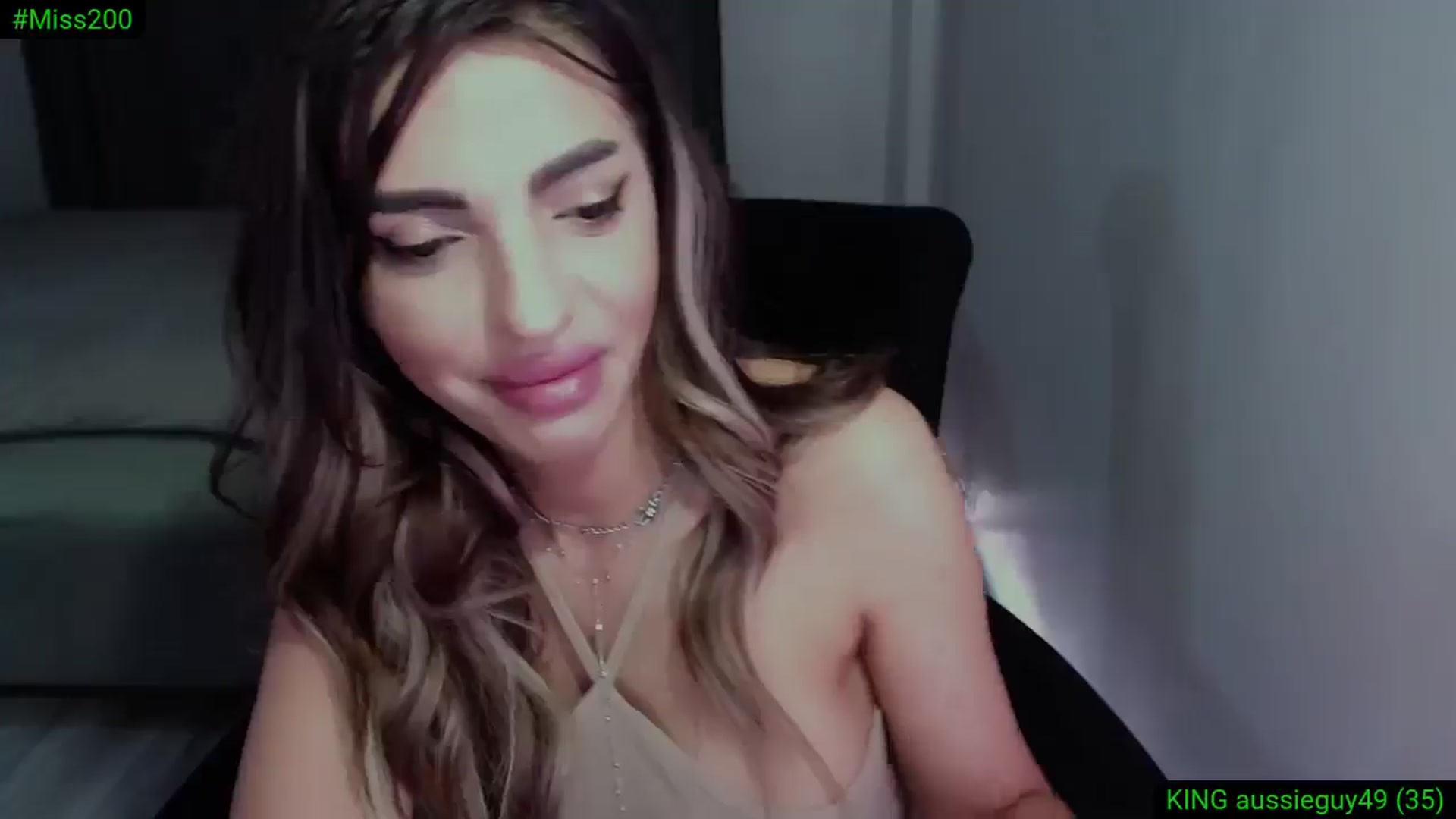 Gallery image thumbnail from Diamondblack5's myfreecams stream on, 05/16/2025, 01:06 image 16 of 20