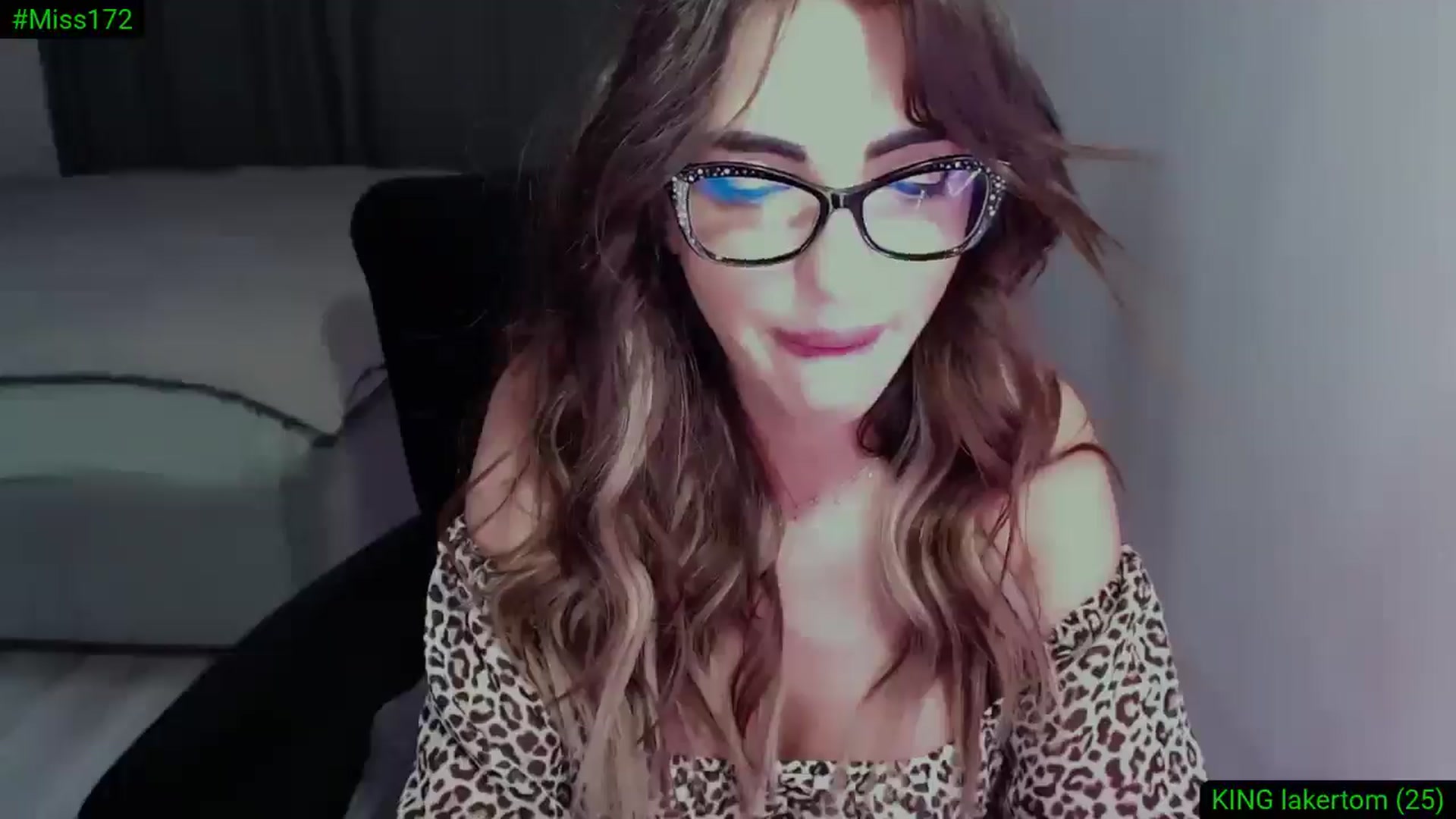 Gallery image thumbnail from Diamondblack5's myfreecams stream on, 05/22/2025, 24:26 image 2 of 20