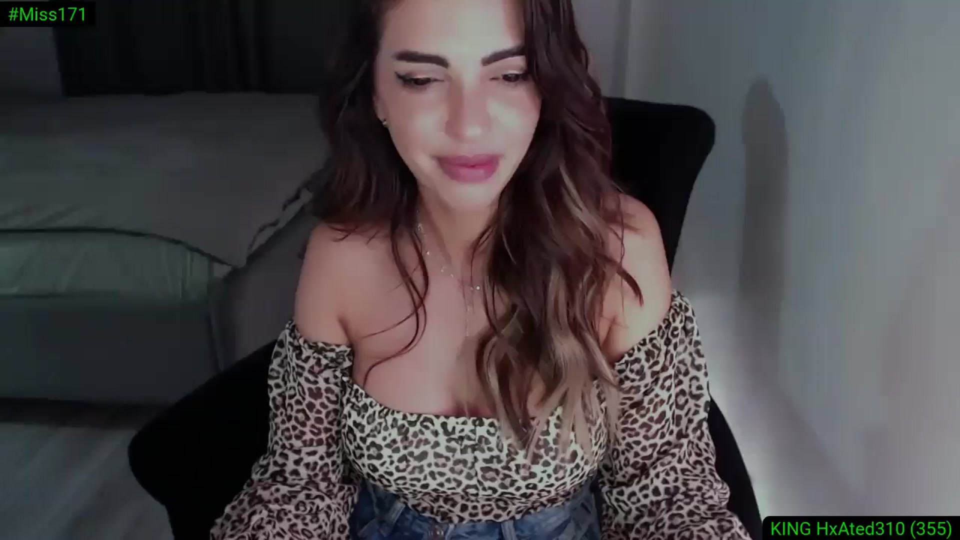Gallery image thumbnail from Diamondblack5's myfreecams stream on, 05/22/2025, 02:03 image 12 of 20
