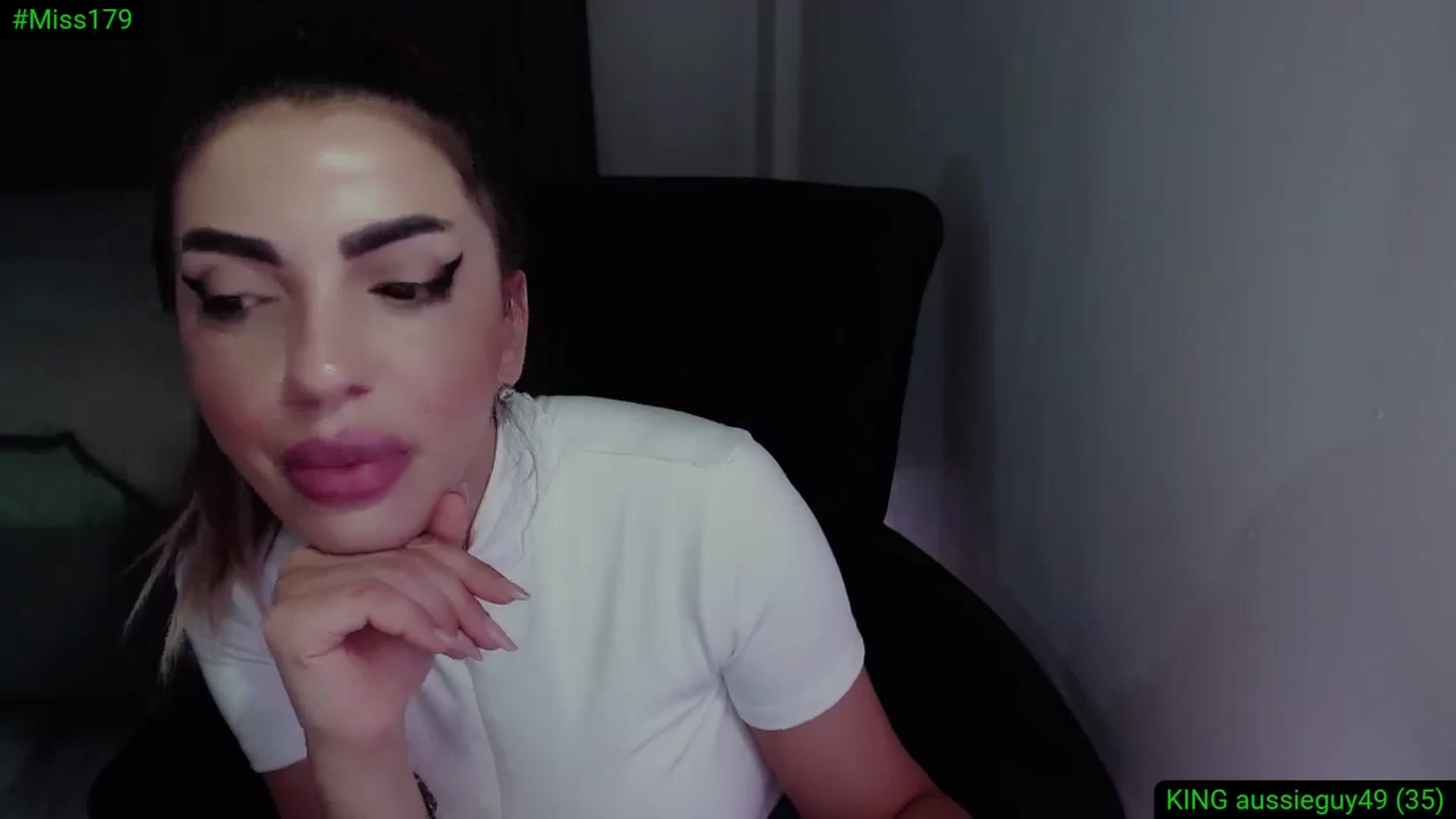 Gallery image thumbnail from Diamondblack5's myfreecams stream on, 05/25/2025, 24:49 image 11 of 20