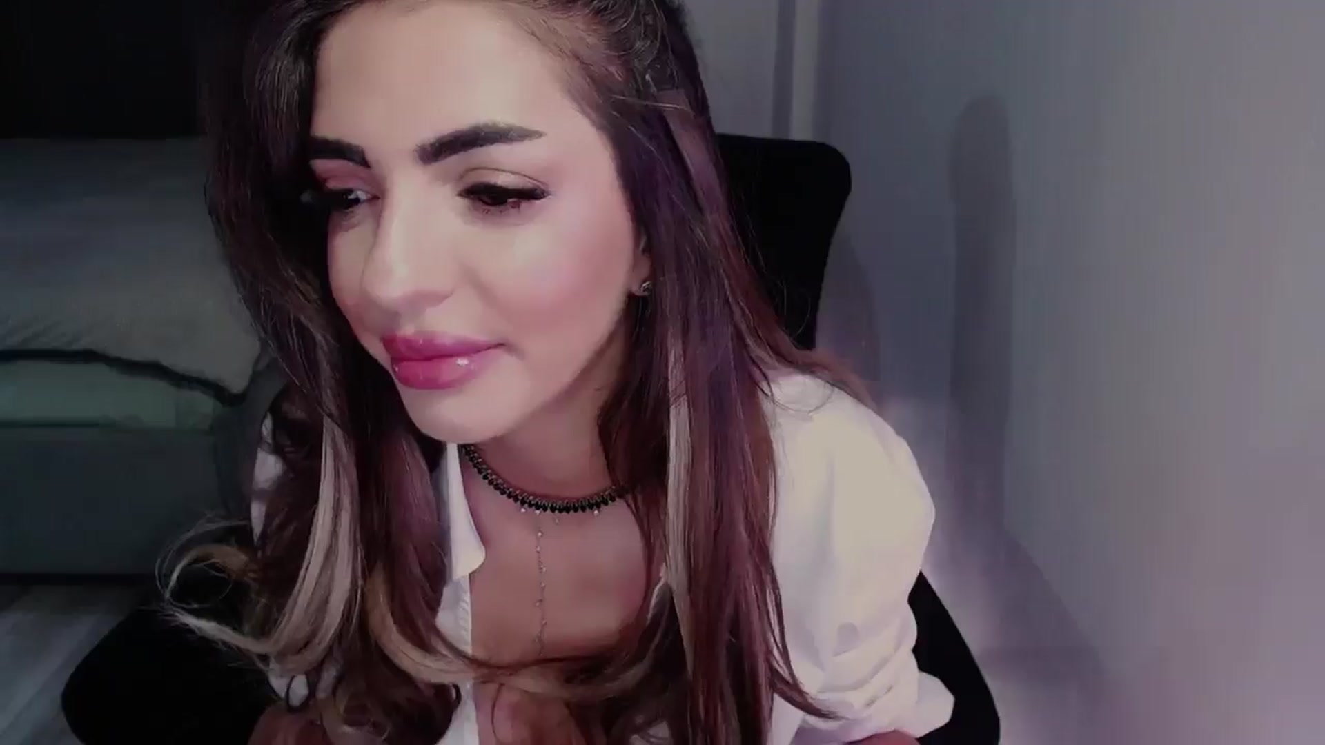 Gallery image thumbnail from Diamondblack5's myfreecams stream on, 05/27/2025, 23:39 image 3 of 20