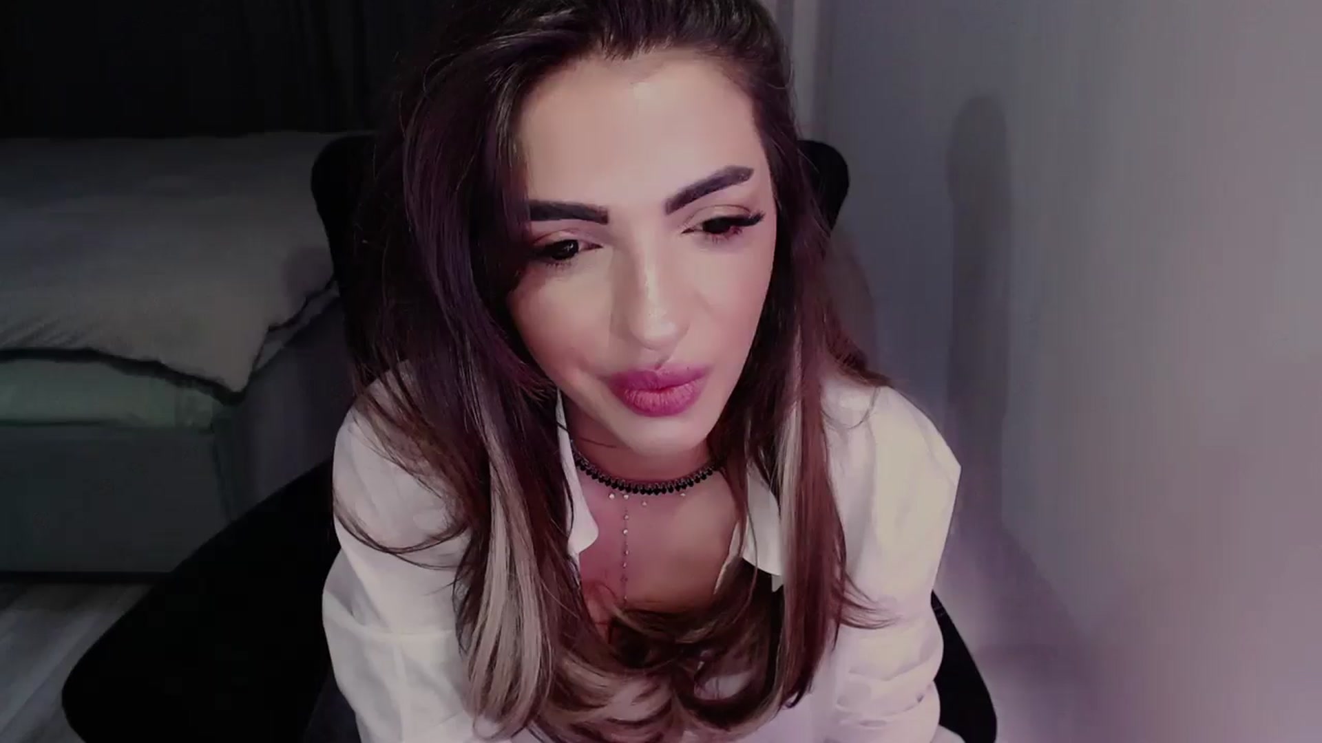 Gallery image thumbnail from Diamondblack5's myfreecams stream on, 05/27/2025, 23:39 image 4 of 20