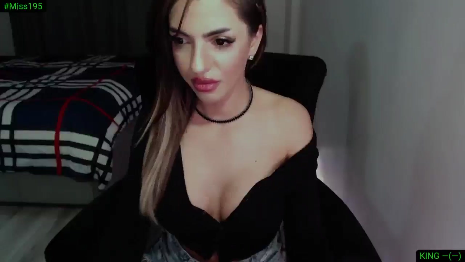 Gallery image thumbnail from Diamondblack5's myfreecams stream on, 05/31/2025, 24:26 image 7 of 20