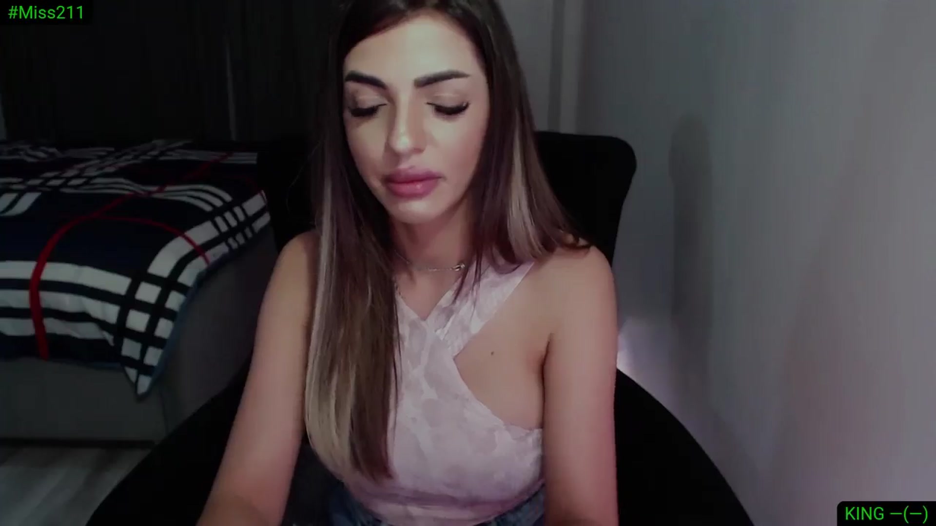 Gallery image thumbnail from Diamondblack5's myfreecams stream on, 06/01/2025, 02:07 image 4 of 20