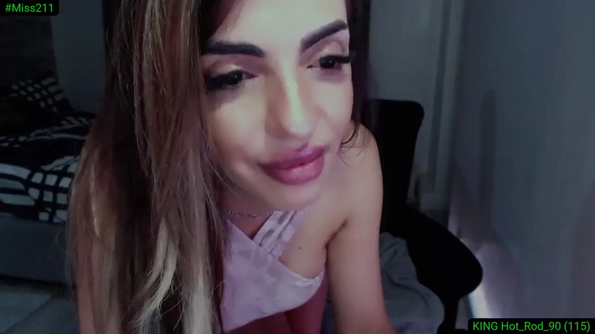 Gallery image thumbnail from Diamondblack5's myfreecams stream on, 06/01/2025, 04:36 image 16 of 20