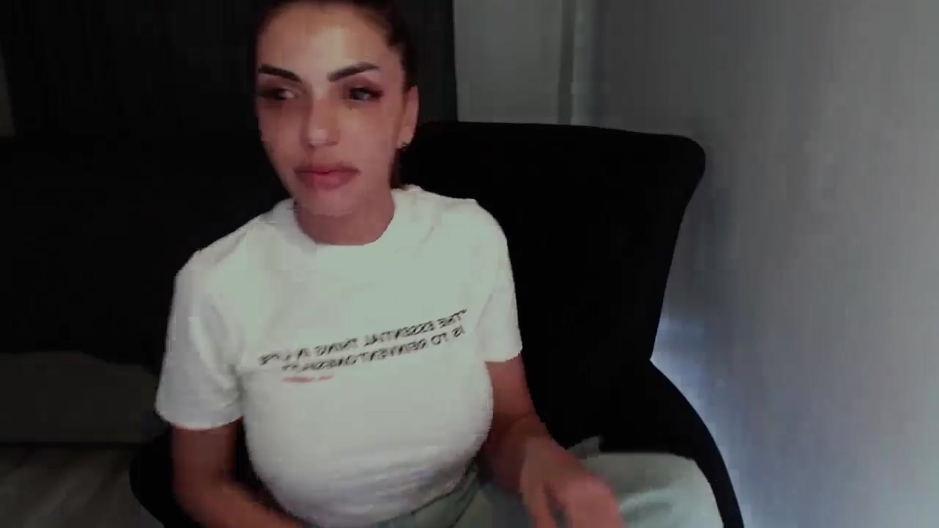 Gallery image thumbnail from Diamondblack5's myfreecams stream on, 06/16/2025, 04:12 image 18 of 20