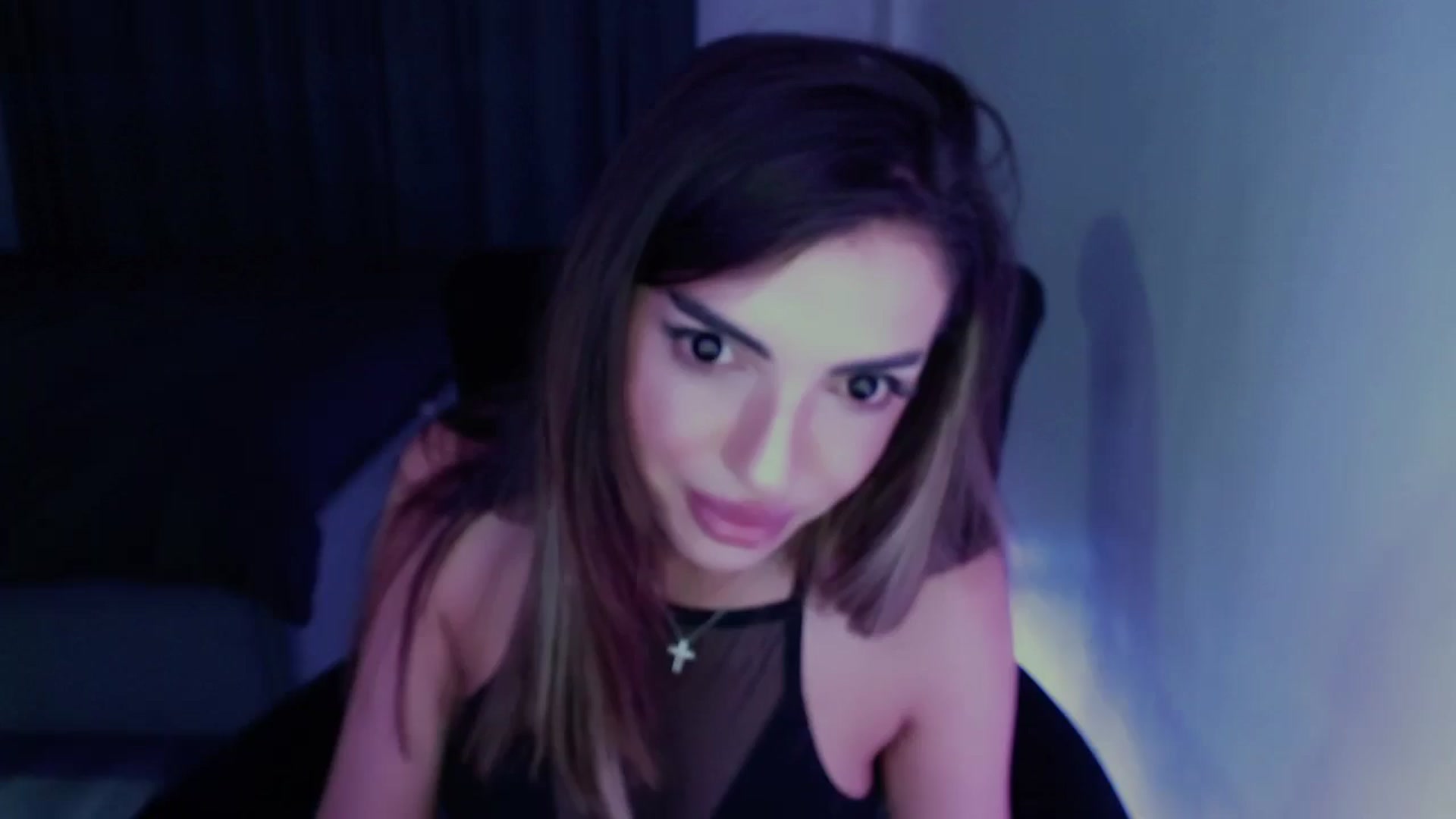 Gallery image thumbnail from Diamondblack5's myfreecams stream on, 06/21/2025, 24:01 image 14 of 20
