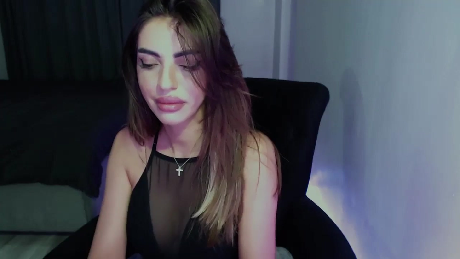 Gallery image thumbnail from Diamondblack5's myfreecams stream on, 06/21/2025, 24:01 image 16 of 20