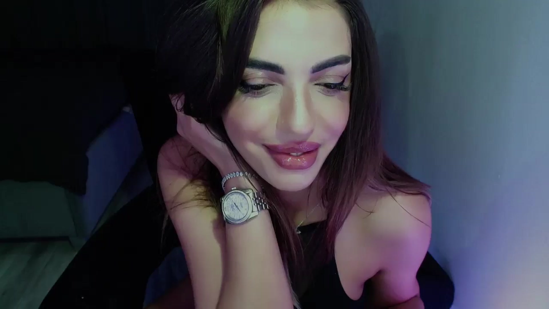 Gallery image thumbnail from Diamondblack5's myfreecams stream on, 06/21/2025, 03:00 image 4 of 20