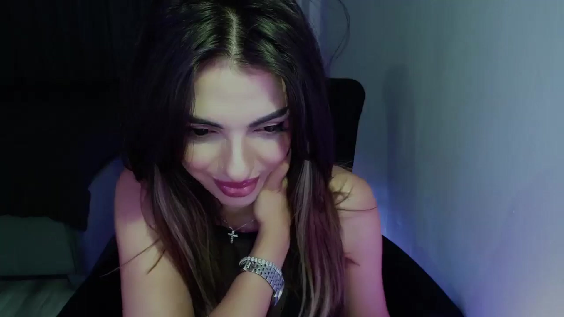 Gallery image thumbnail from Diamondblack5's myfreecams stream on, 06/21/2025, 03:00 image 7 of 20