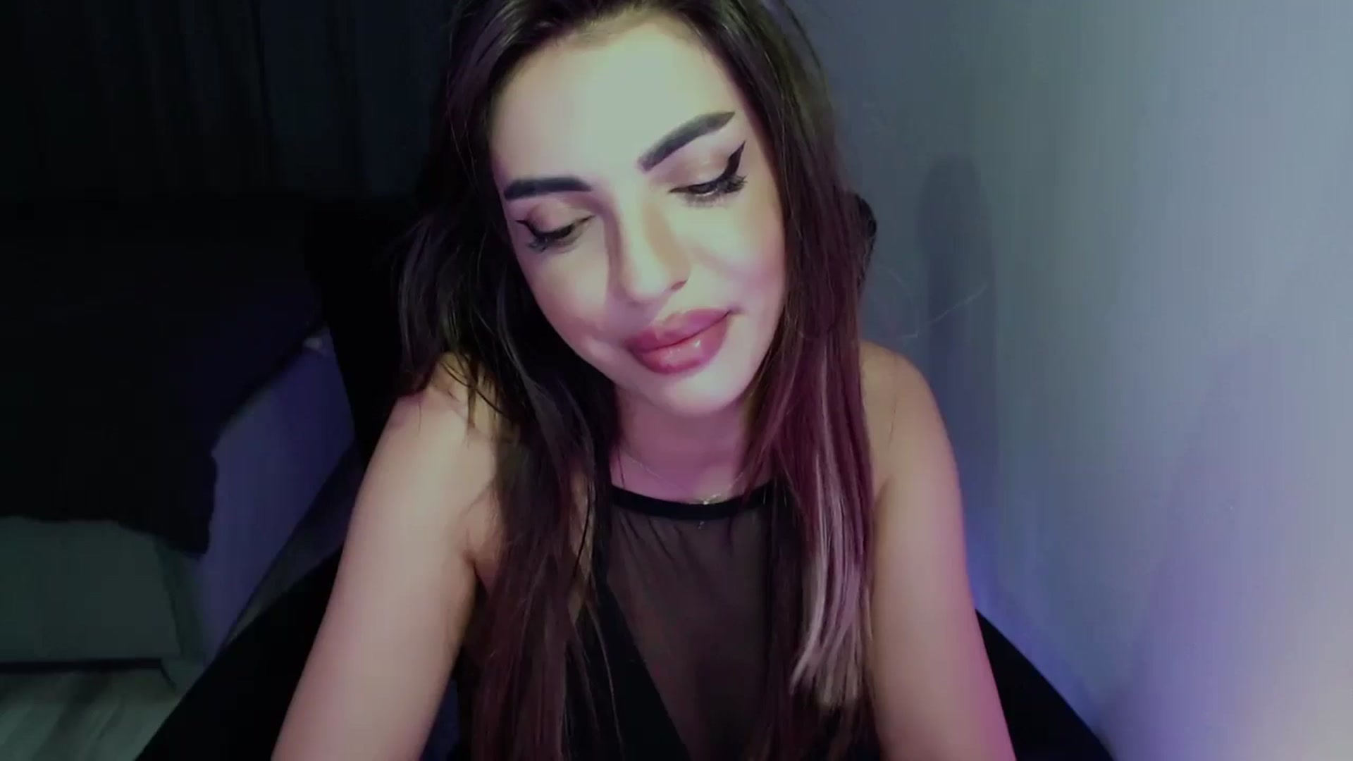 Gallery image thumbnail from Diamondblack5's myfreecams stream on, 06/21/2025, 03:00 image 9 of 20