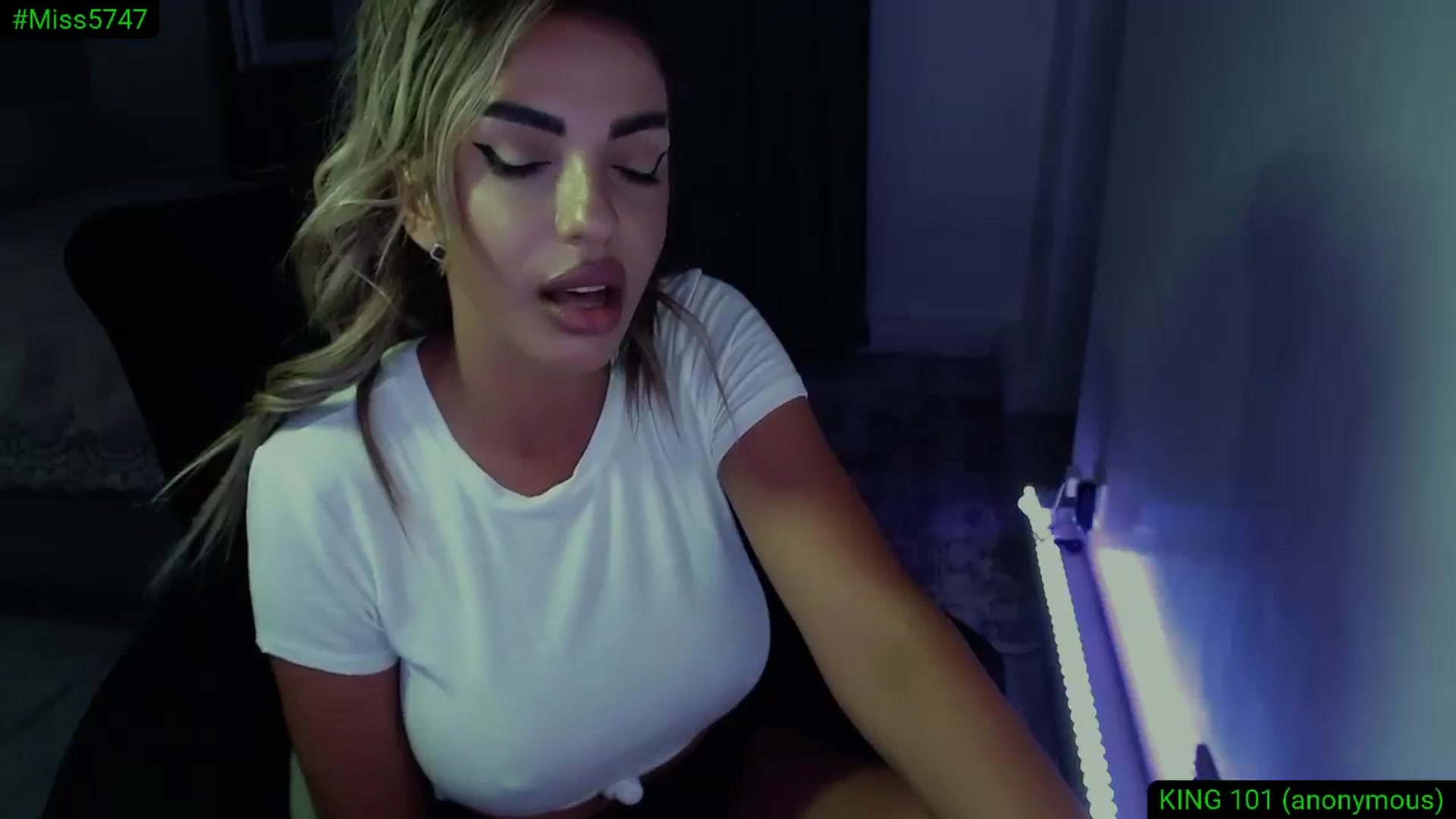 Gallery image thumbnail from Diamondblack5's myfreecams stream on, 07/26/2025, 02:51 image 9 of 20