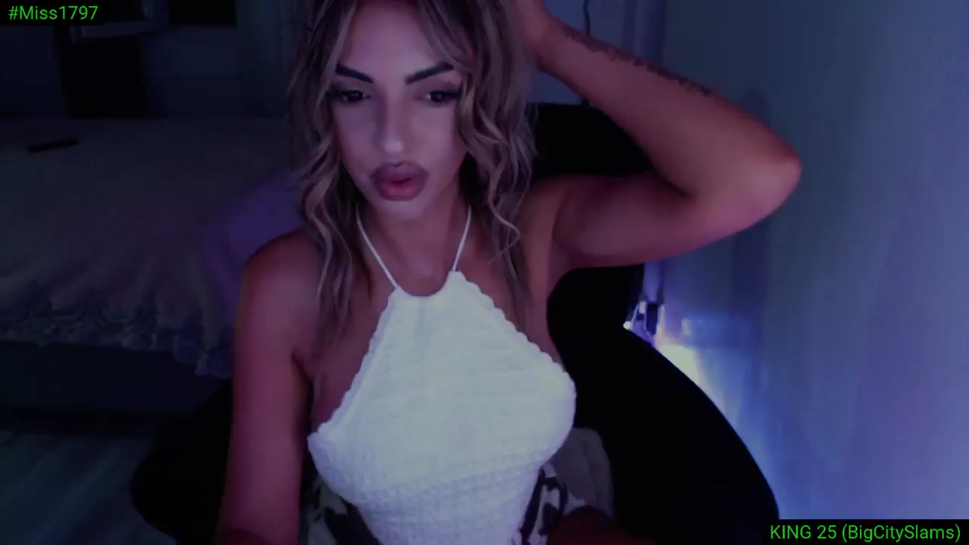 Gallery image thumbnail from Diamondblack5's myfreecams stream on, 07/30/2025, 24:37 image 17 of 20