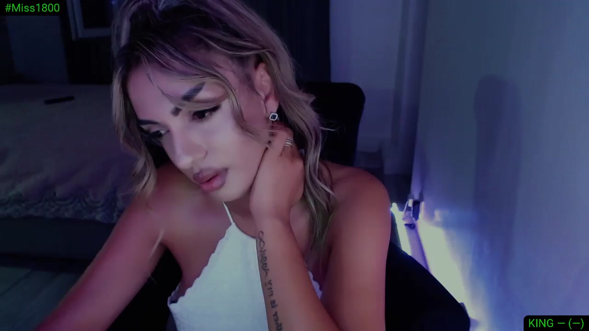 Gallery image thumbnail from Diamondblack5's myfreecams stream on, 07/30/2025, 24:37 image 7 of 20