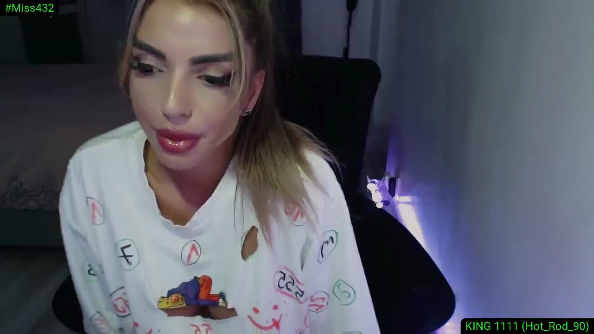 Gallery image thumbnail from Diamondblack5's myfreecams stream on, 08/02/2025, 24:43 image 19 of 20