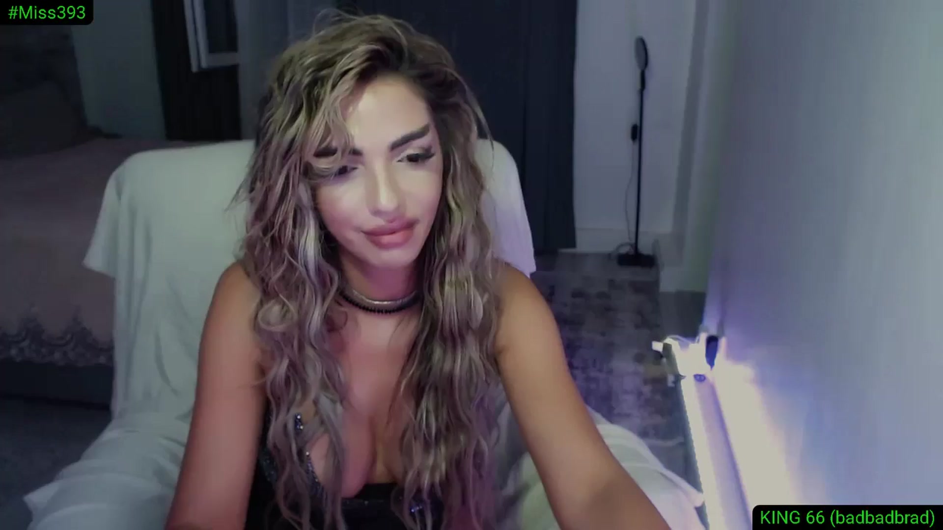 Gallery image thumbnail from Diamondblack5's myfreecams stream on, 08/10/2025, 01:06 image 18 of 20