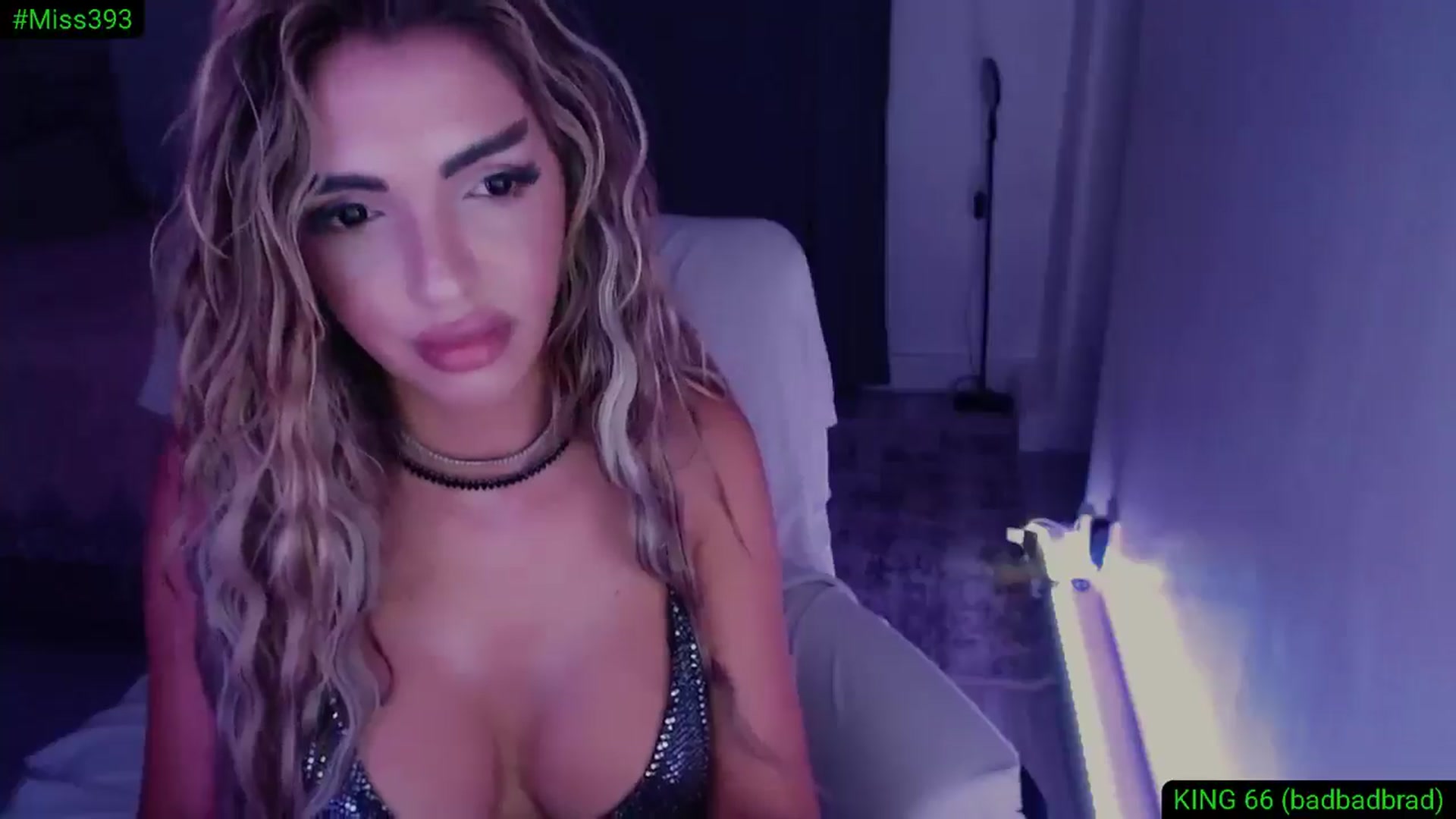 Gallery image thumbnail from Diamondblack5's myfreecams stream on, 08/10/2025, 01:06 image 6 of 20